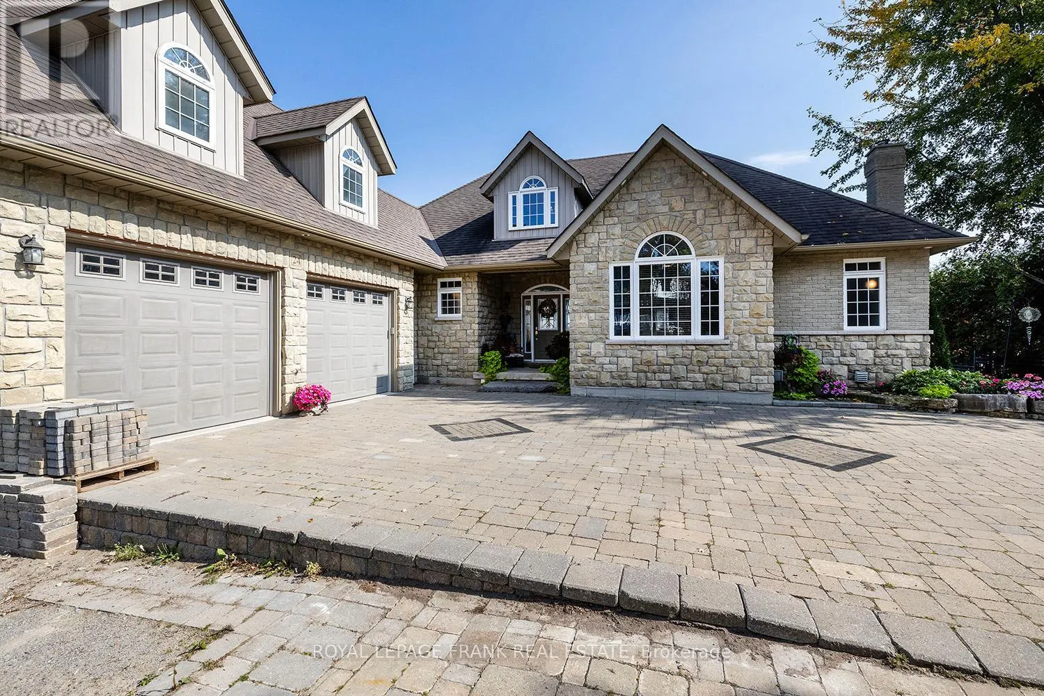 24 GILSON POINT PLACE