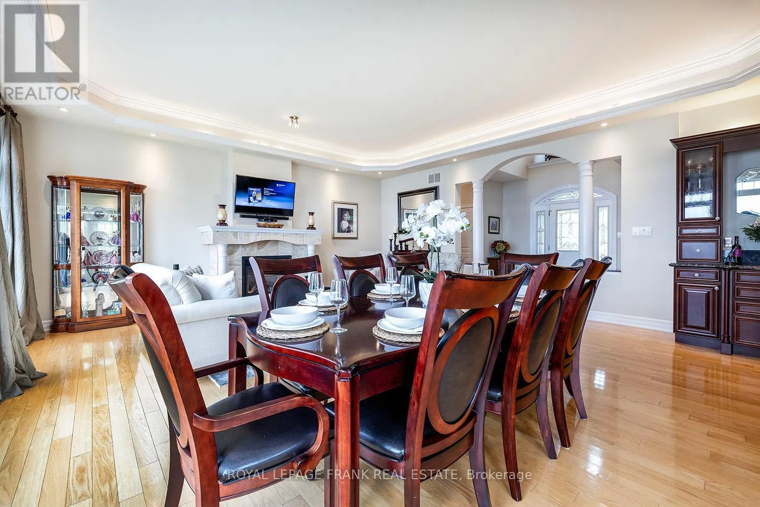24 GILSON POINT PLACE