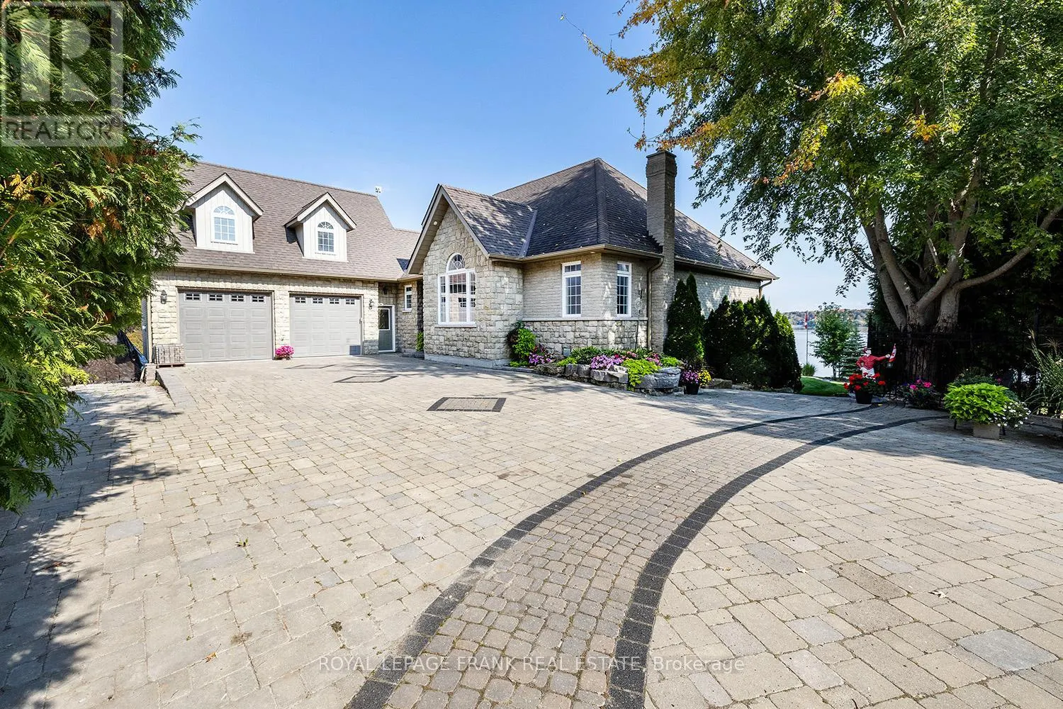 24 GILSON POINT PLACE