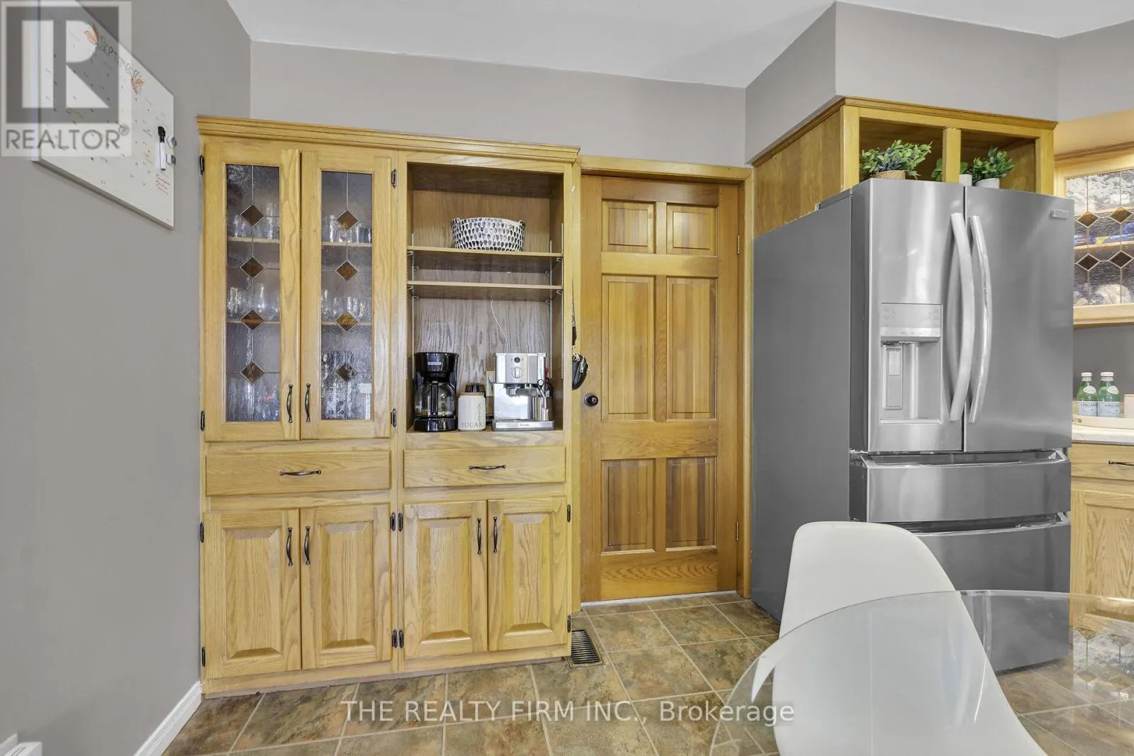 278 UPPER QUEEN AVENUE