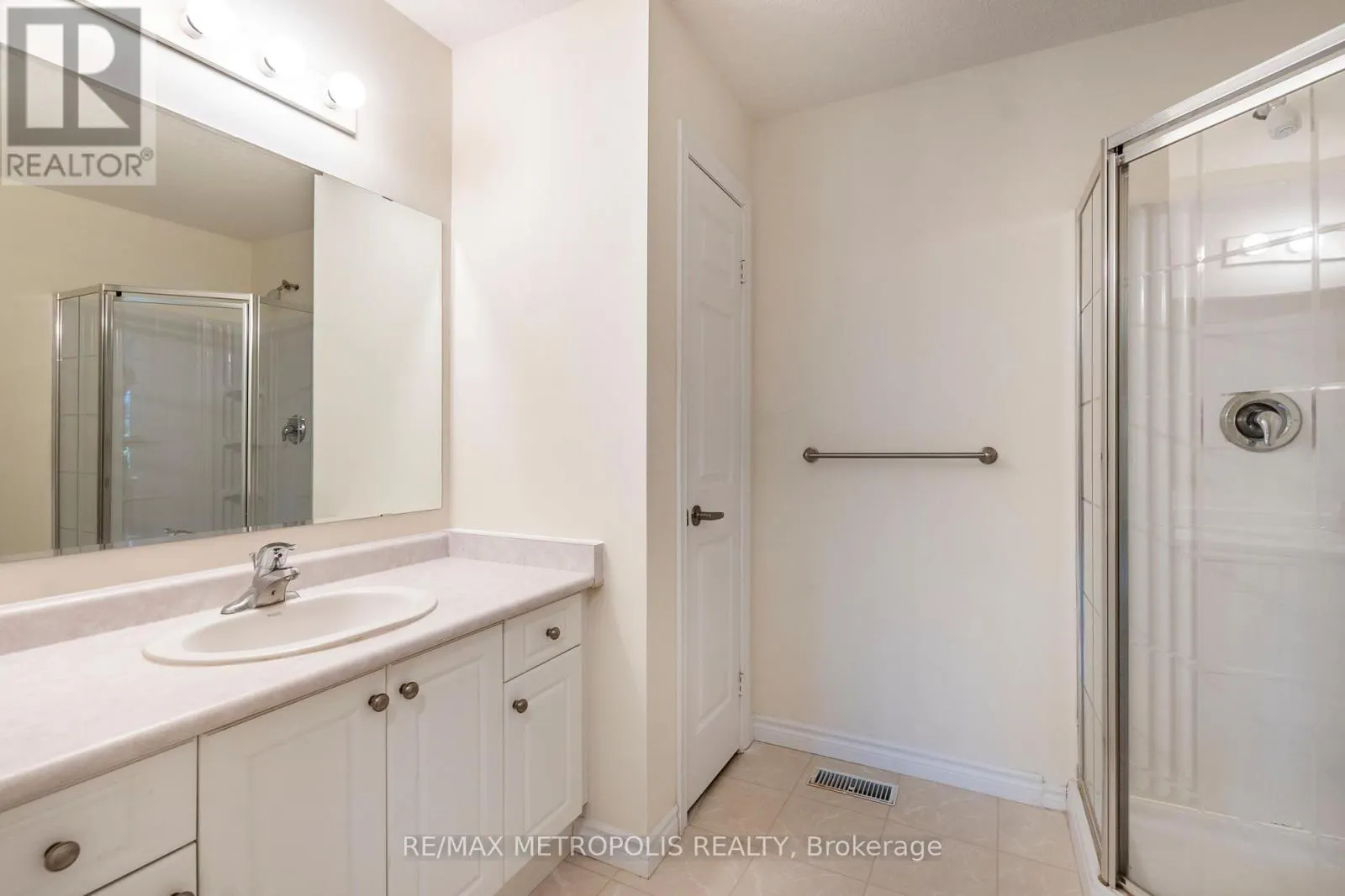 C15 - 619 WILD GINGER AVENUE