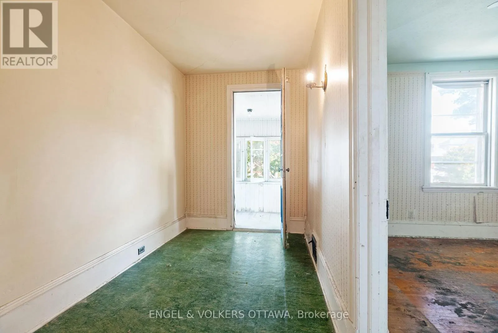 164 BAYSWATER AVENUE