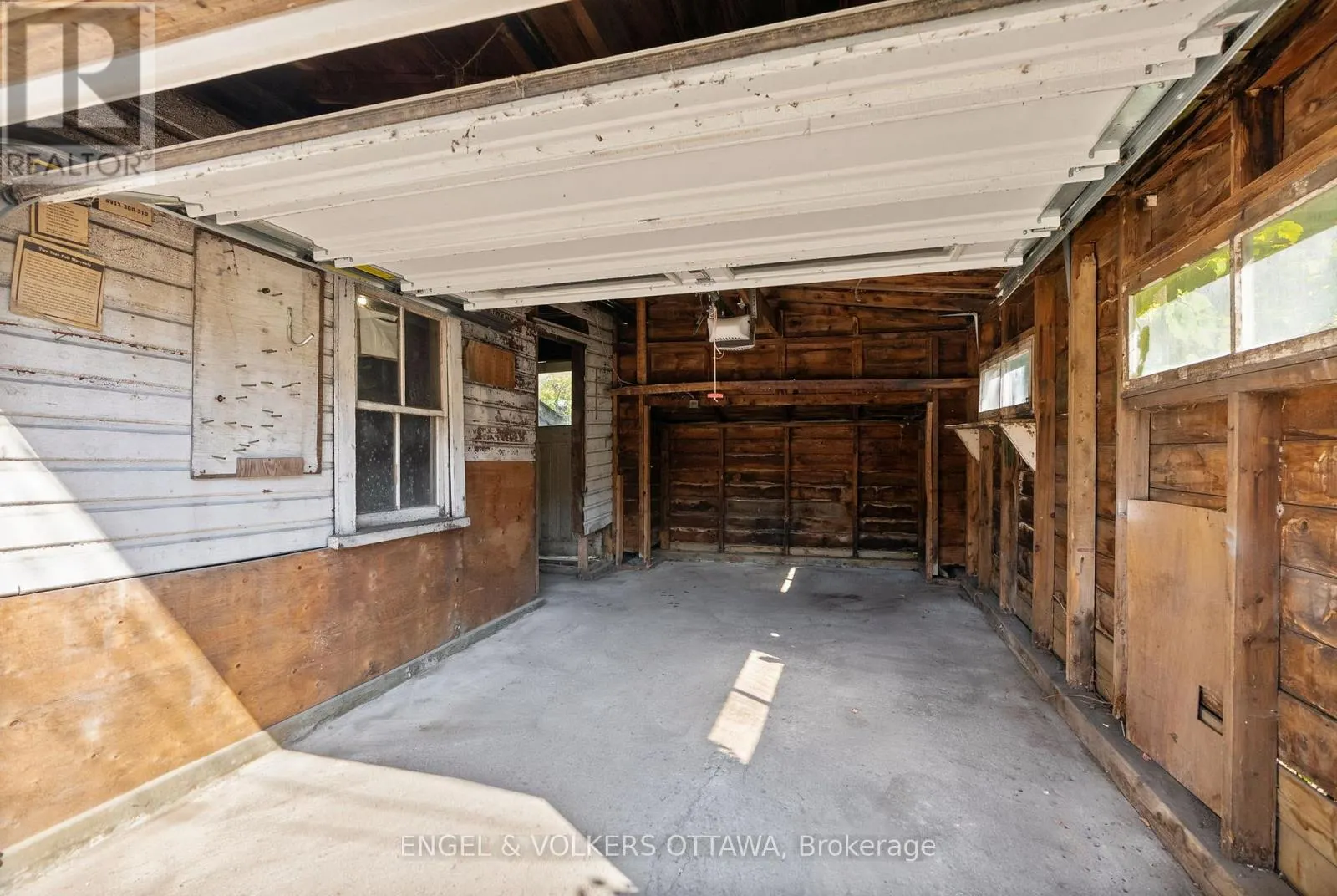 164 BAYSWATER AVENUE