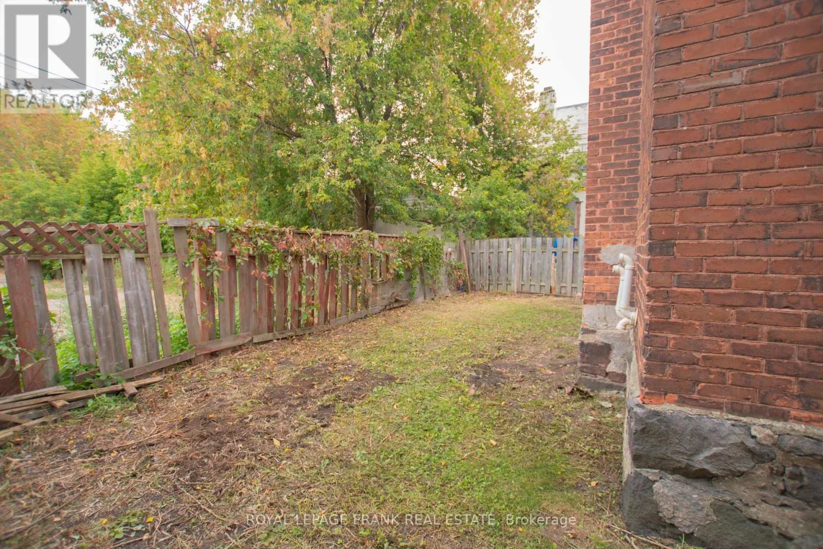 340 REGINA STREET