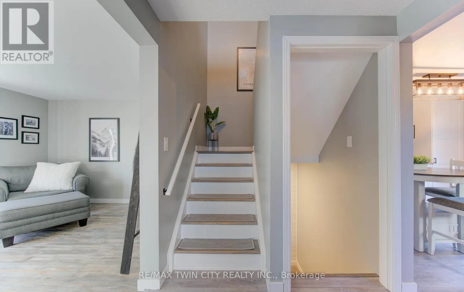 563 MORTIMER DRIVE