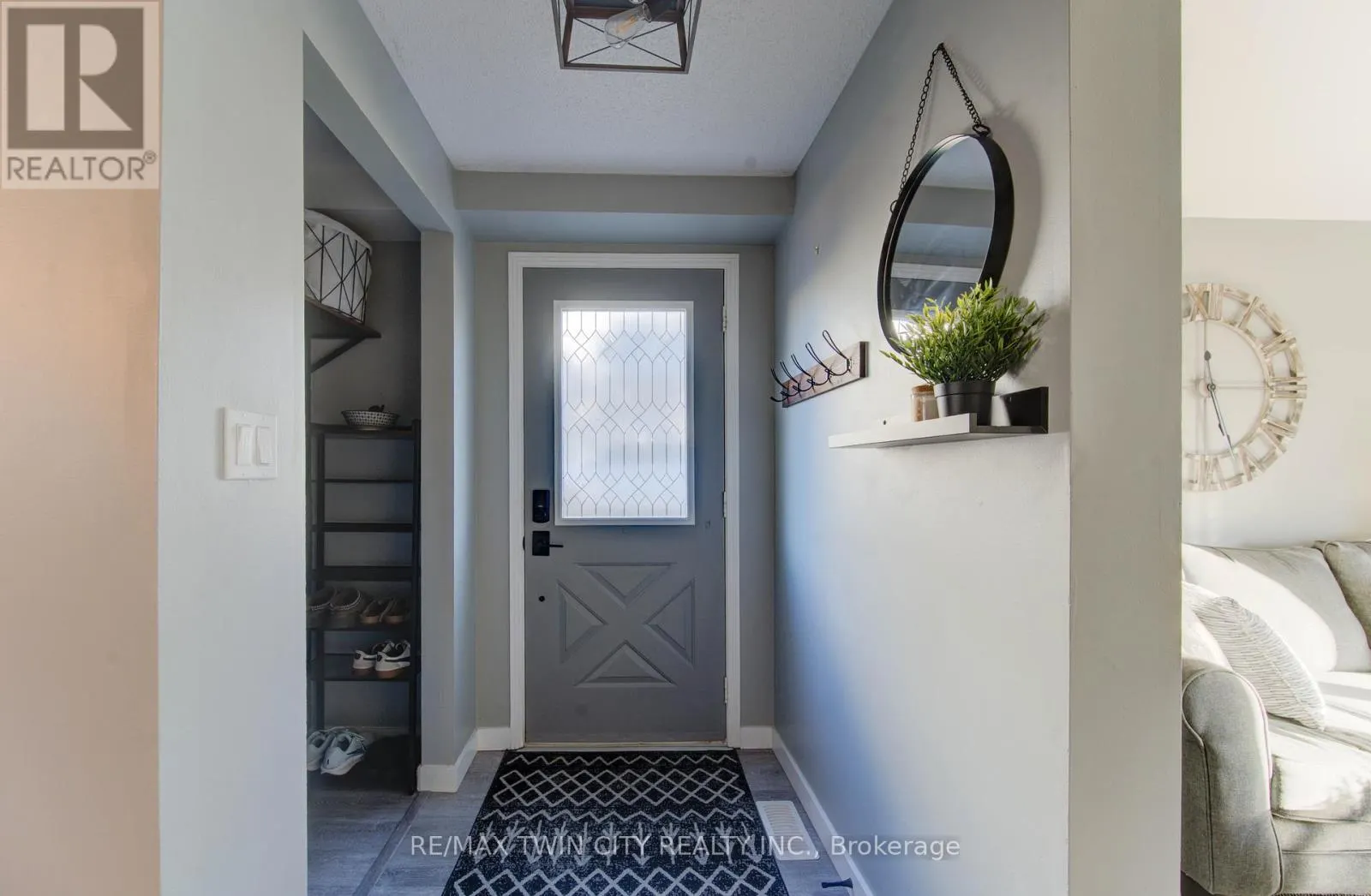 563 MORTIMER DRIVE