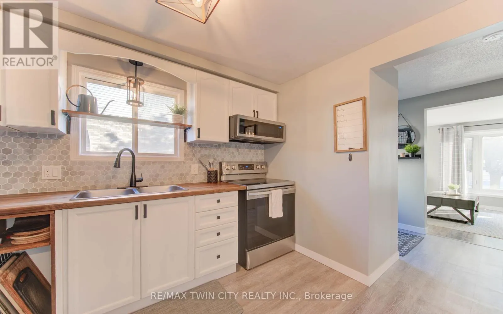 563 MORTIMER DRIVE