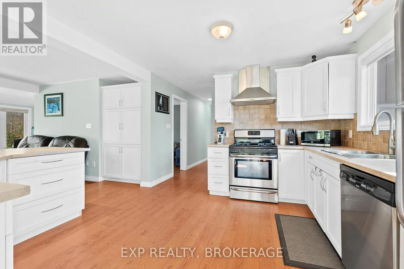 5425 PETWORTH ROAD