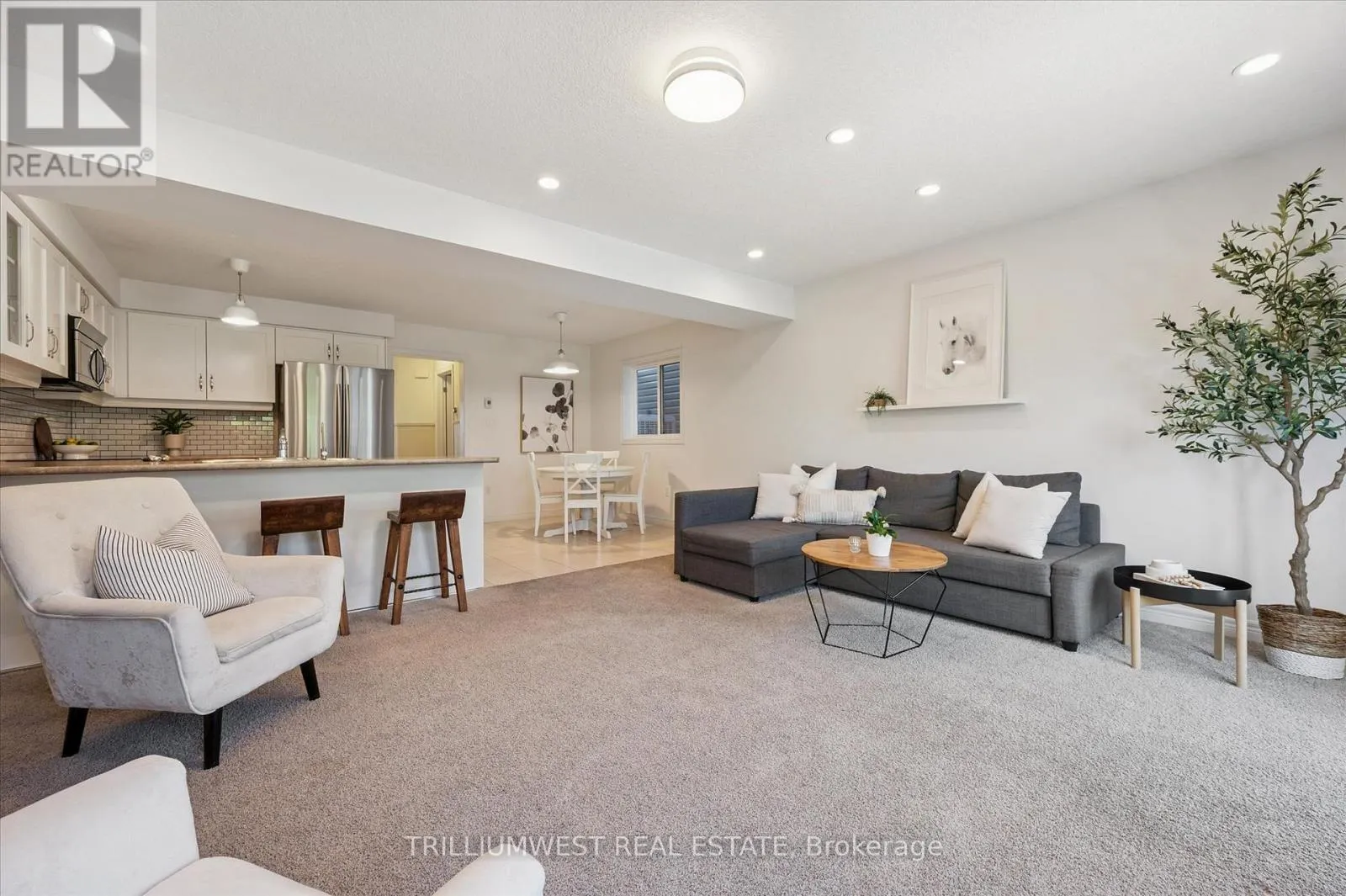25 SANDYBAY AVENUE