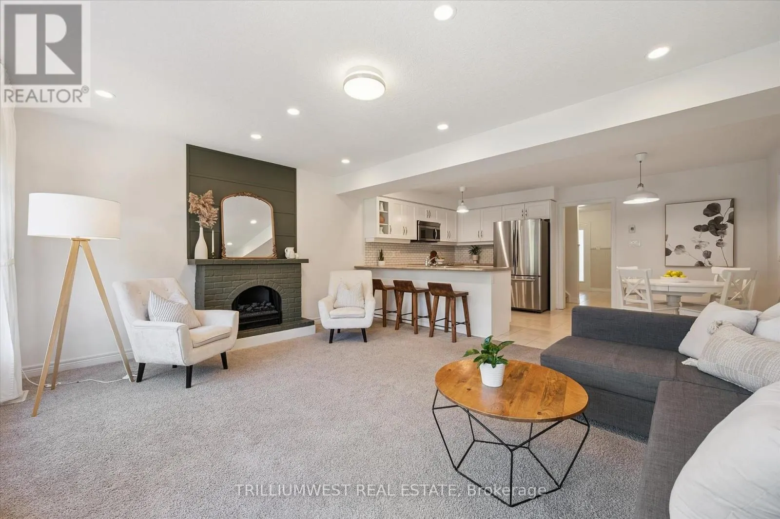25 SANDYBAY AVENUE