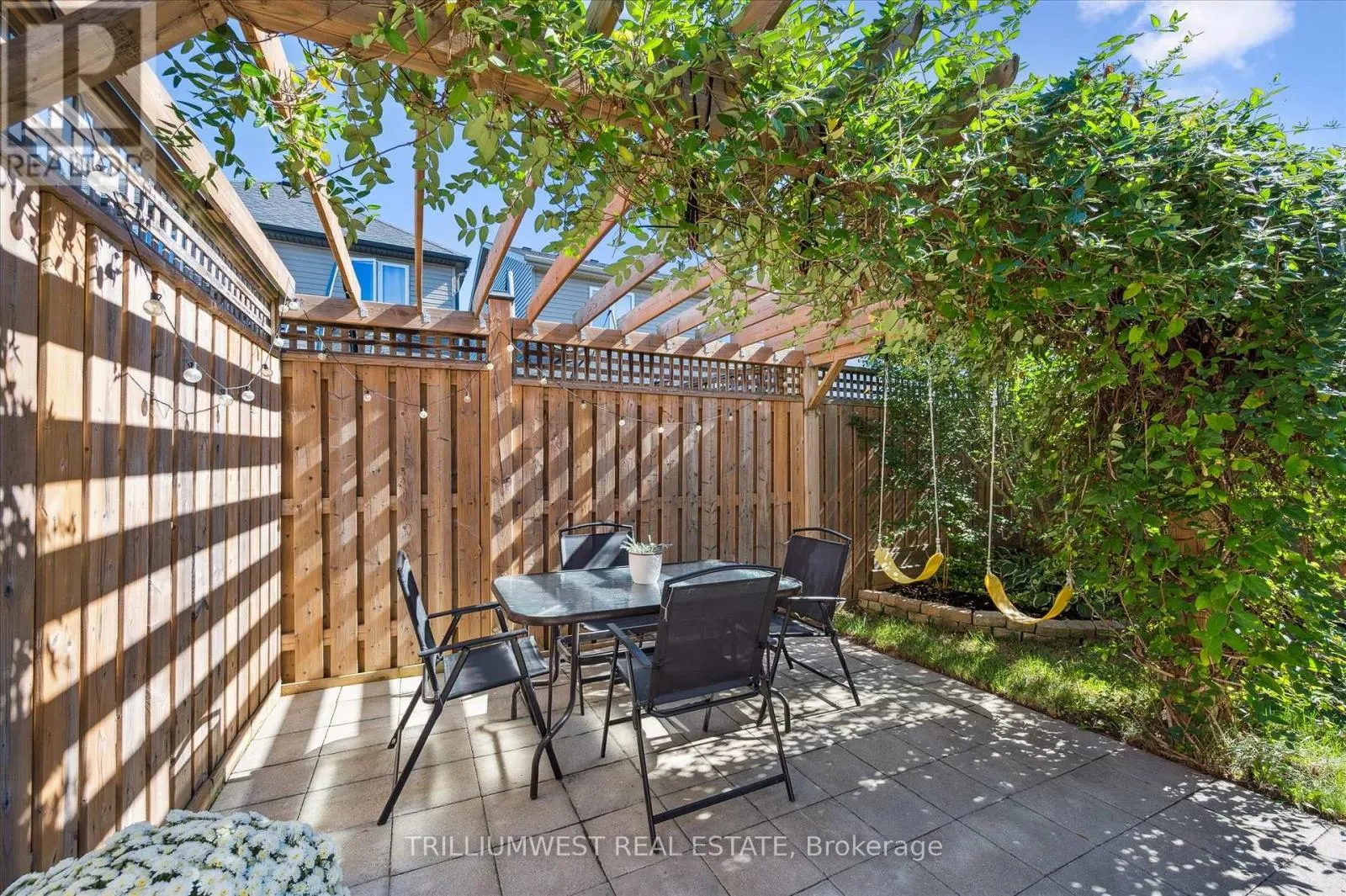25 SANDYBAY AVENUE