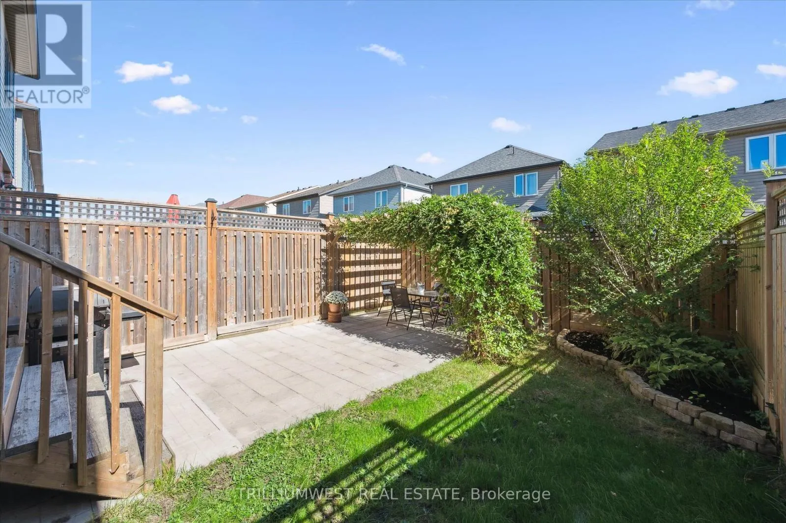25 SANDYBAY AVENUE