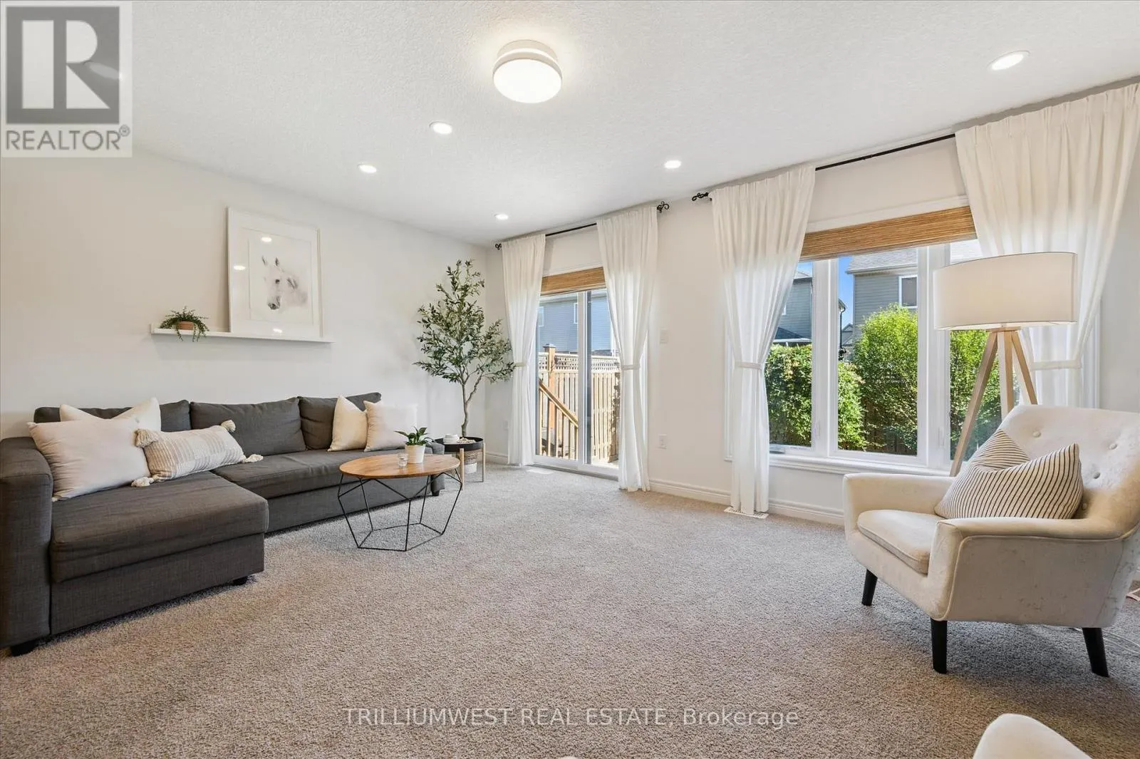 25 SANDYBAY AVENUE