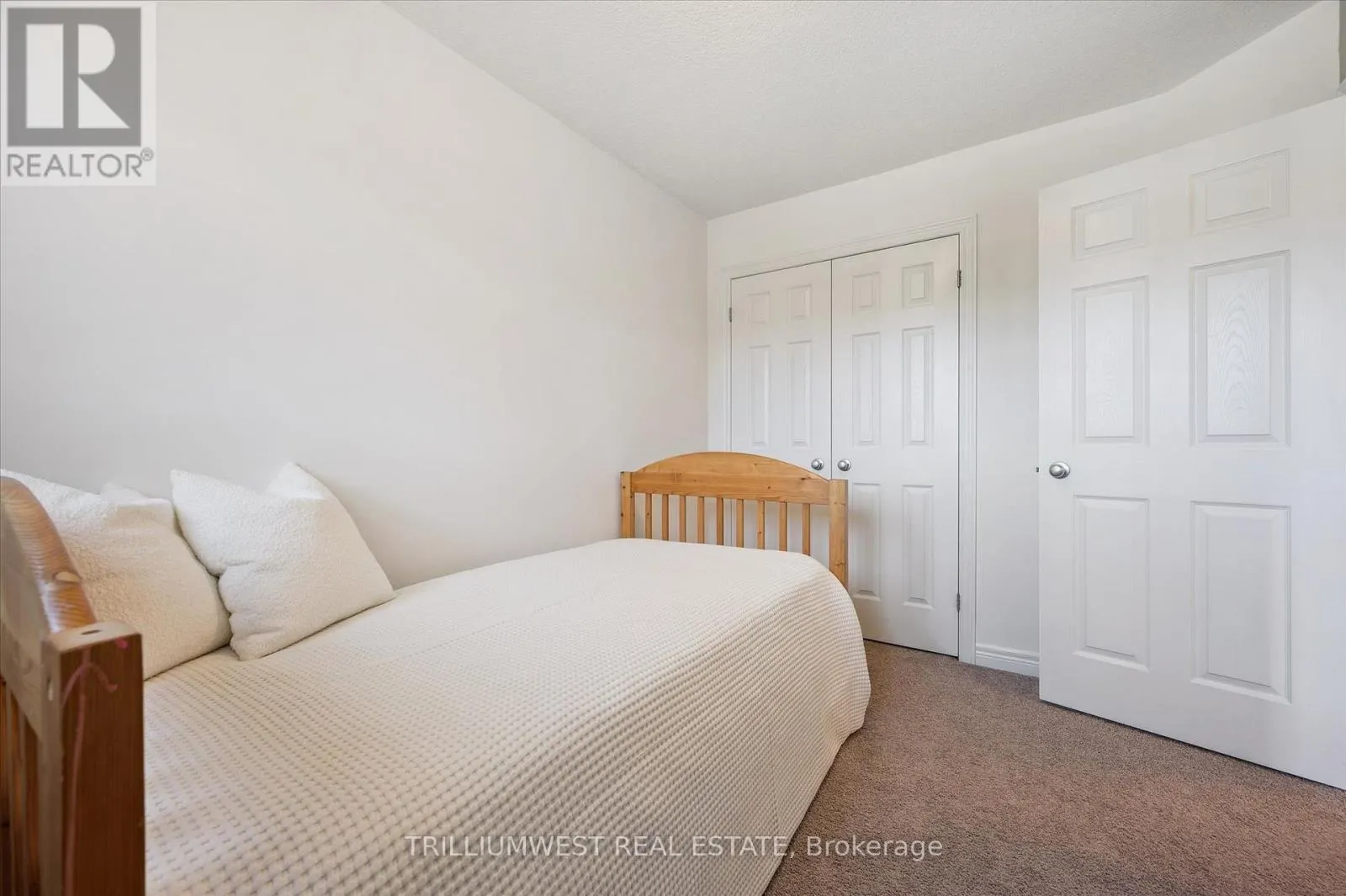 25 SANDYBAY AVENUE