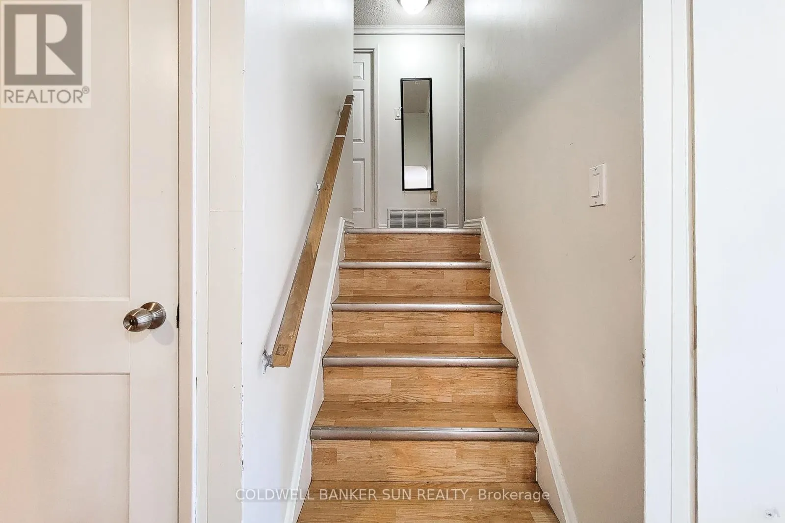 566 GREENHILL AVENUE
