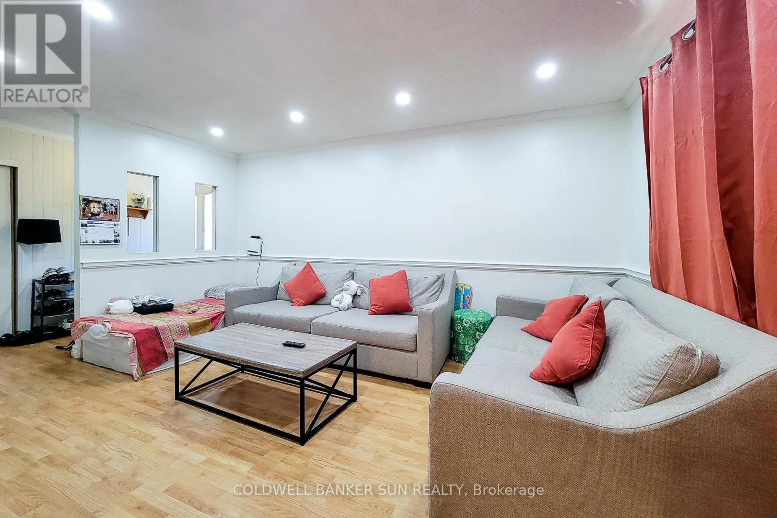 566 GREENHILL AVENUE