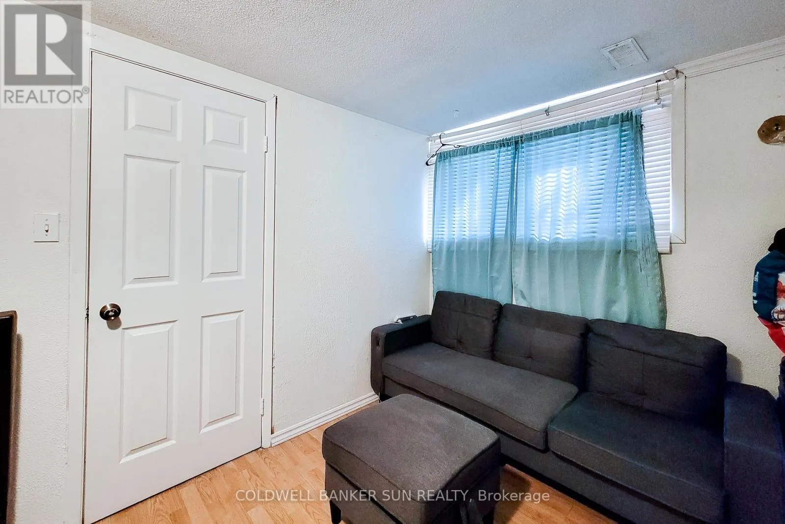 566 GREENHILL AVENUE