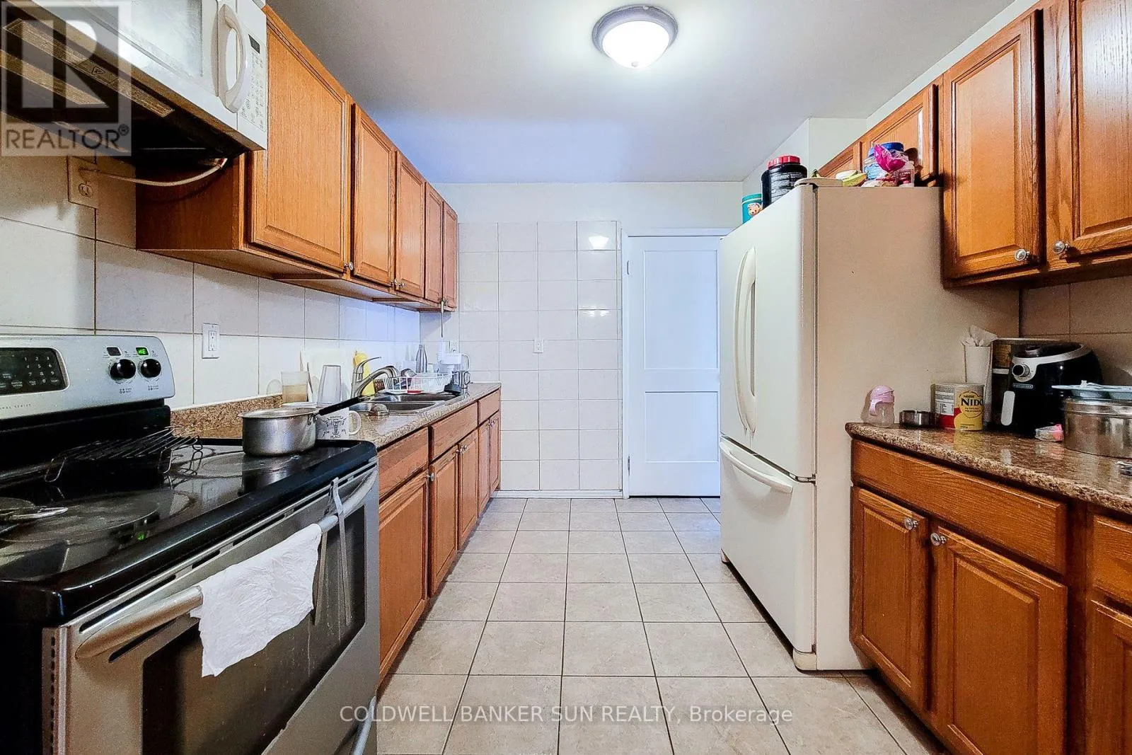 566 GREENHILL AVENUE