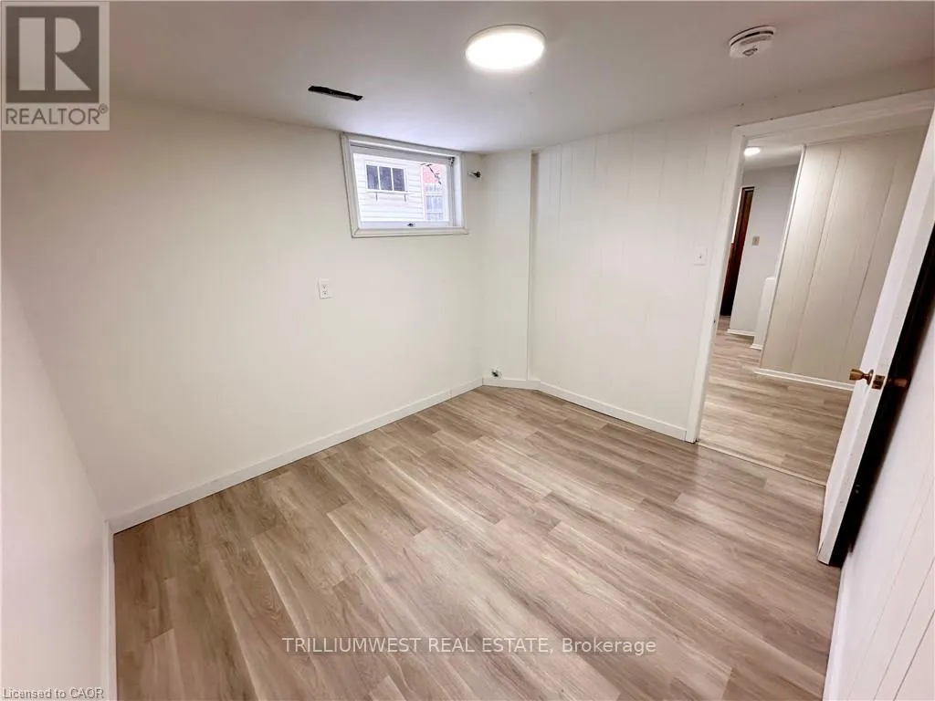 11 VAN HORNE PLACE