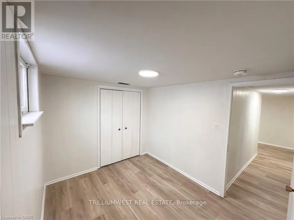 11 VAN HORNE PLACE