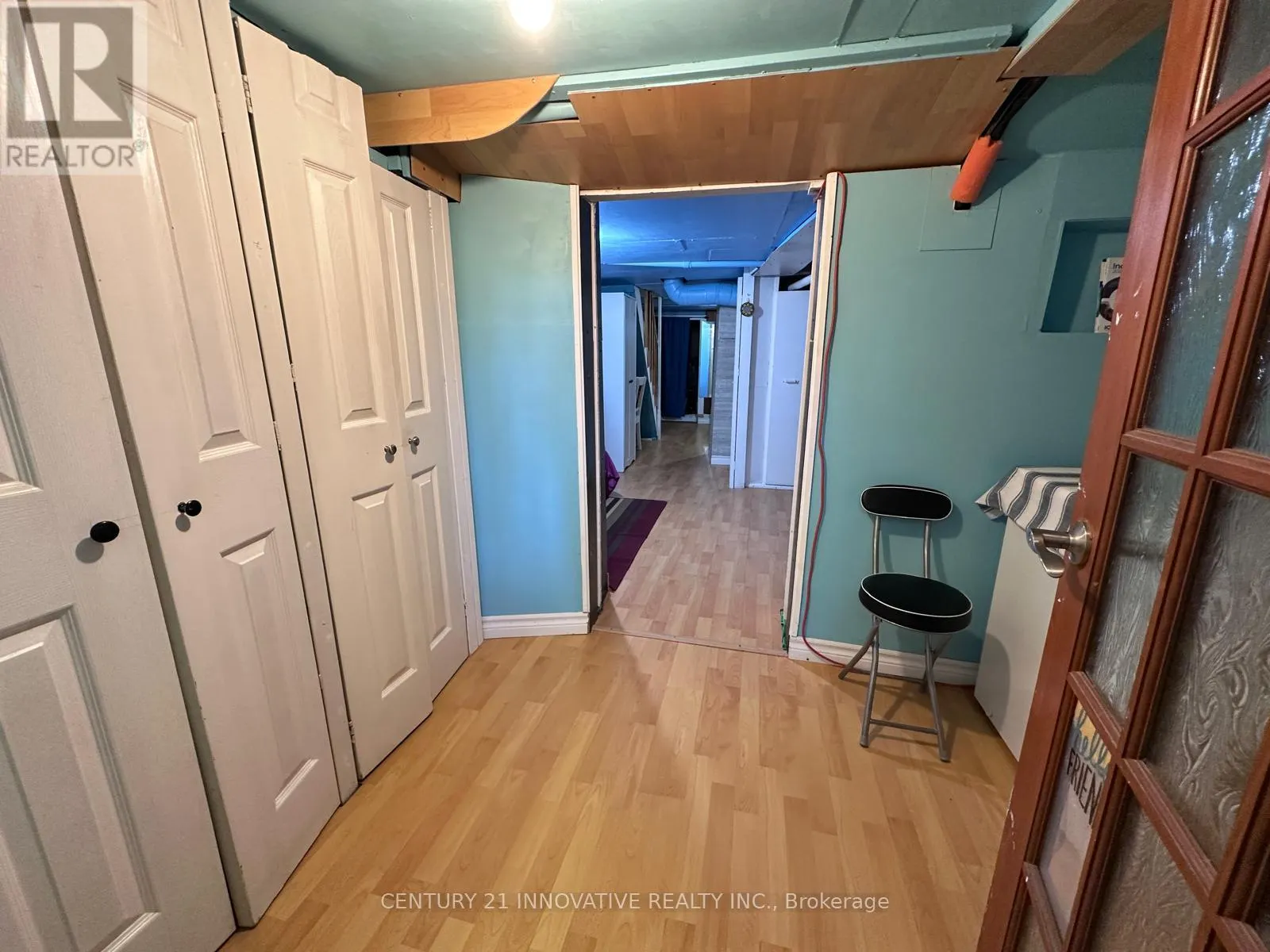 165 DUNDAS STREET N