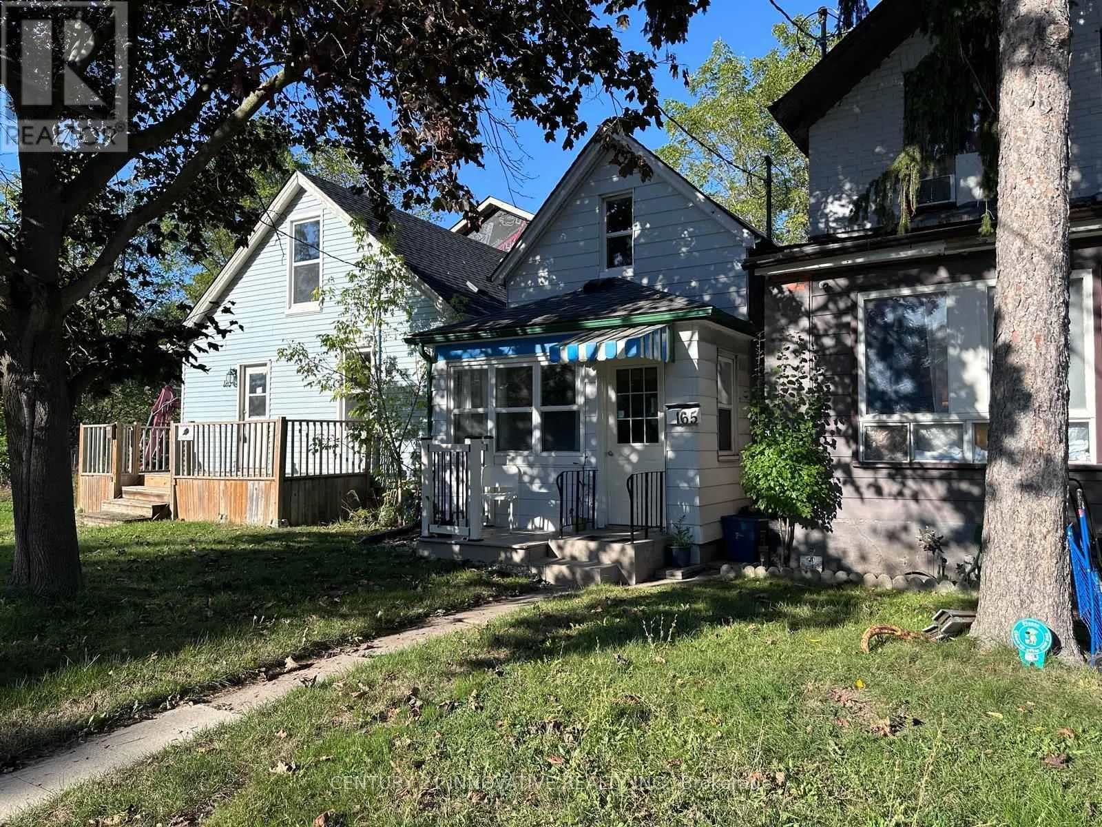 165 DUNDAS STREET N