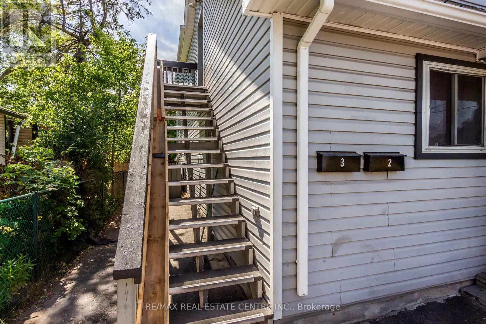 104 OAKWOOD AVENUE