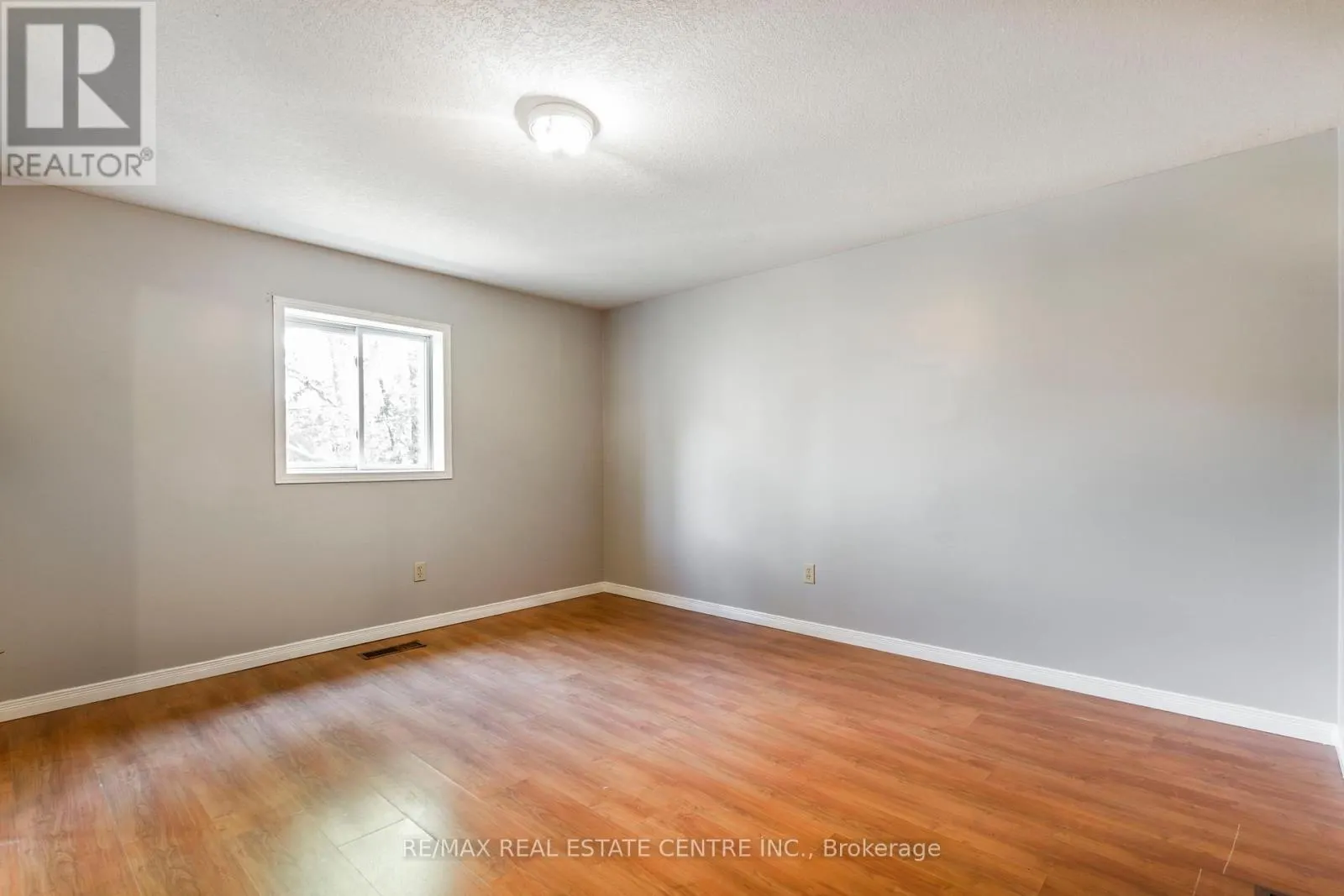 104 OAKWOOD AVENUE