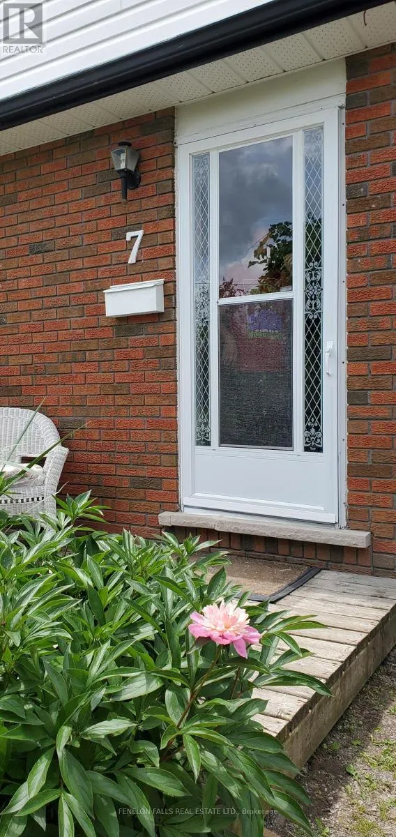 7 JAMES STREET