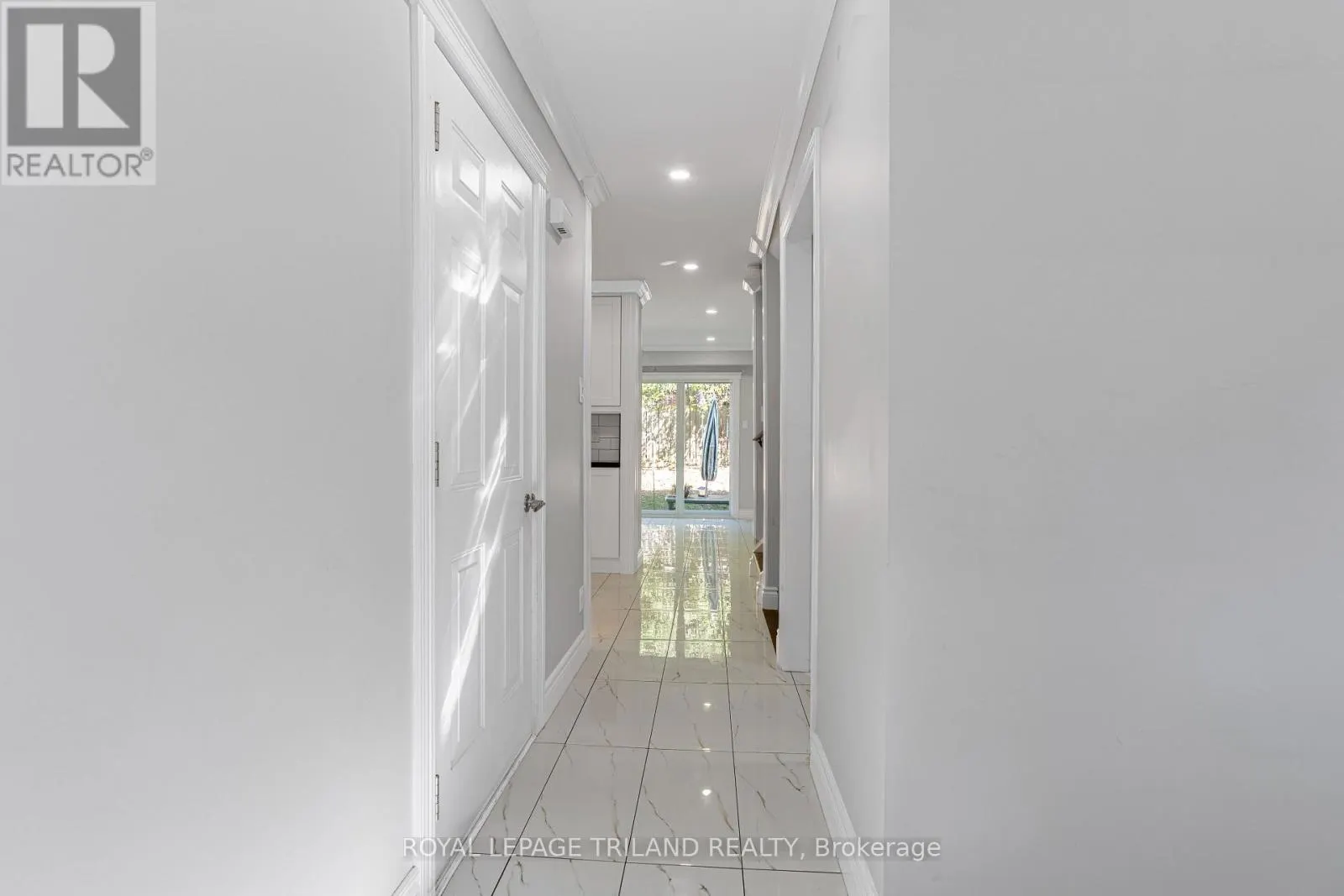 39 - 30 CLARENDON CRESCENT, #39