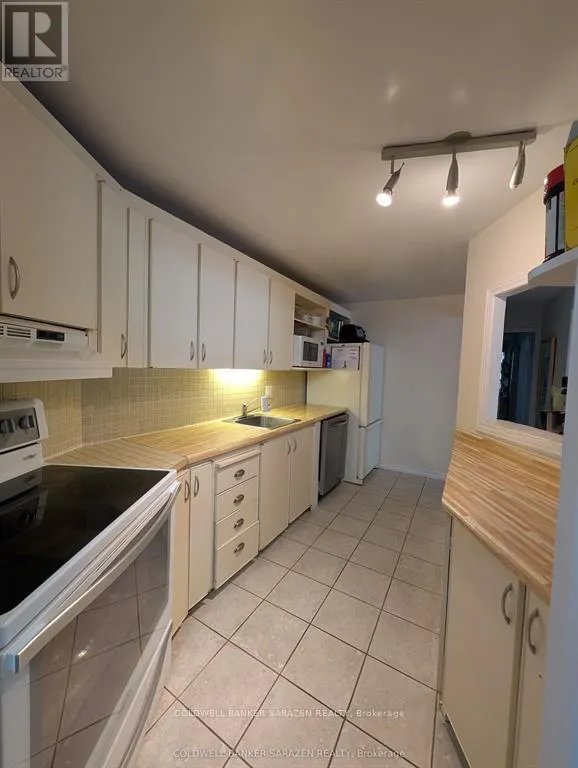 104 - 1171 AMBLESIDE DRIVE N