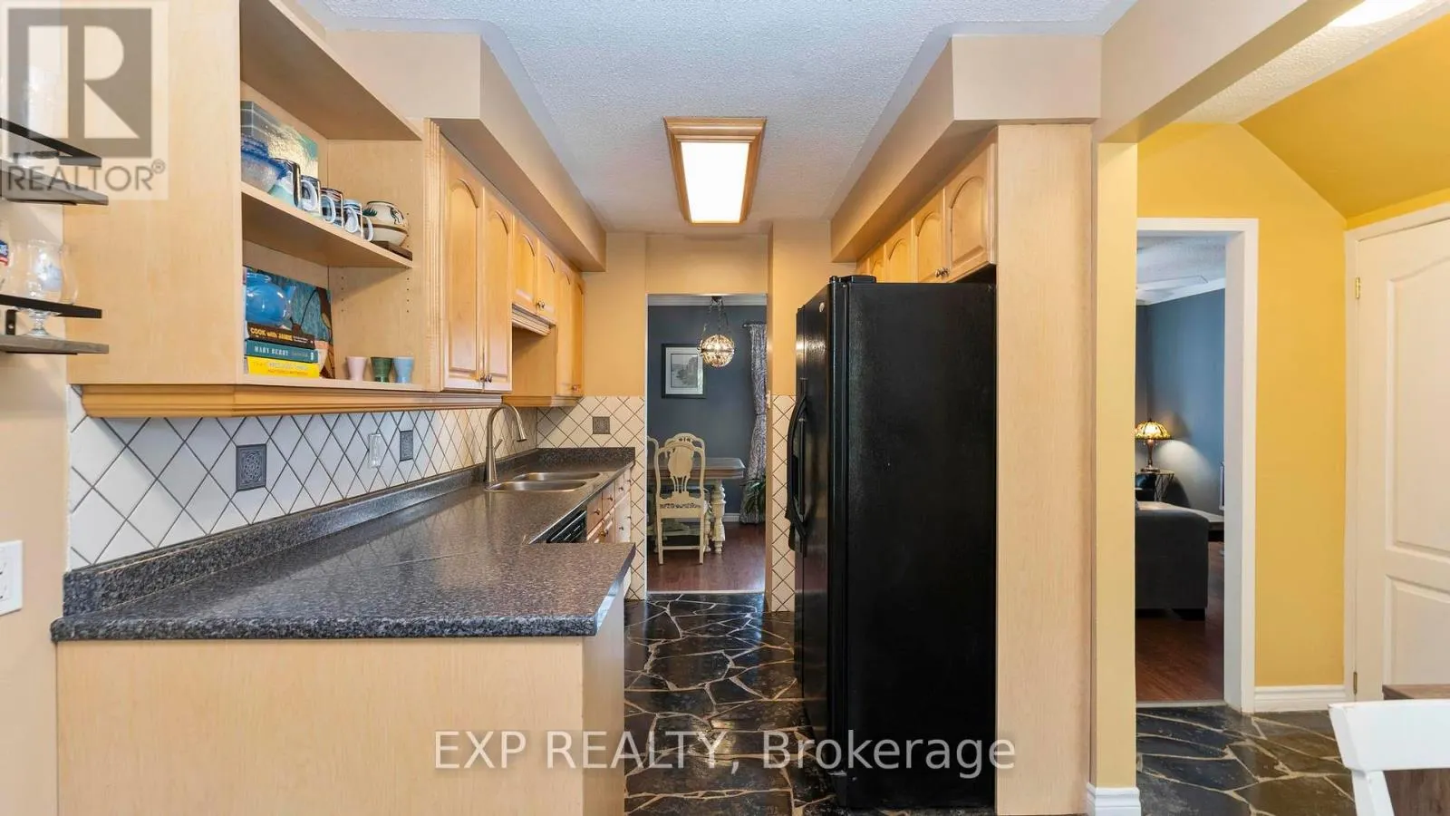 116 GLENROY CRESCENT
