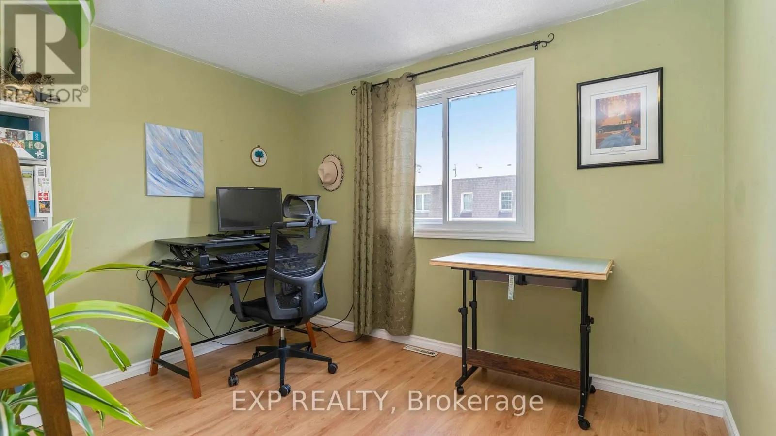 116 GLENROY CRESCENT