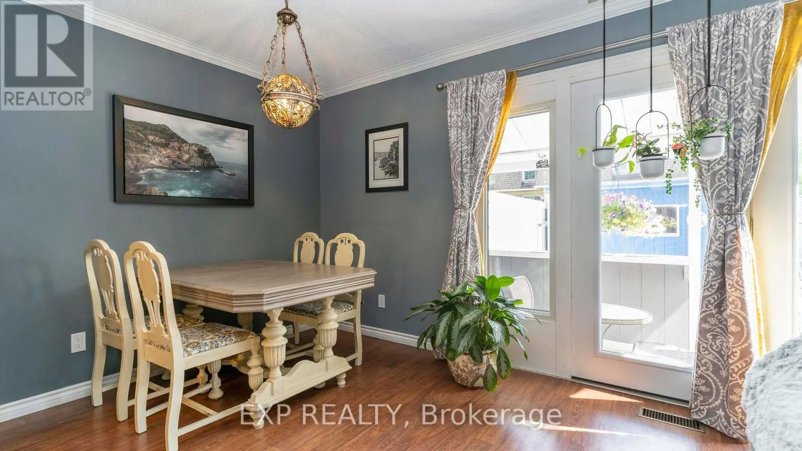 116 GLENROY CRESCENT