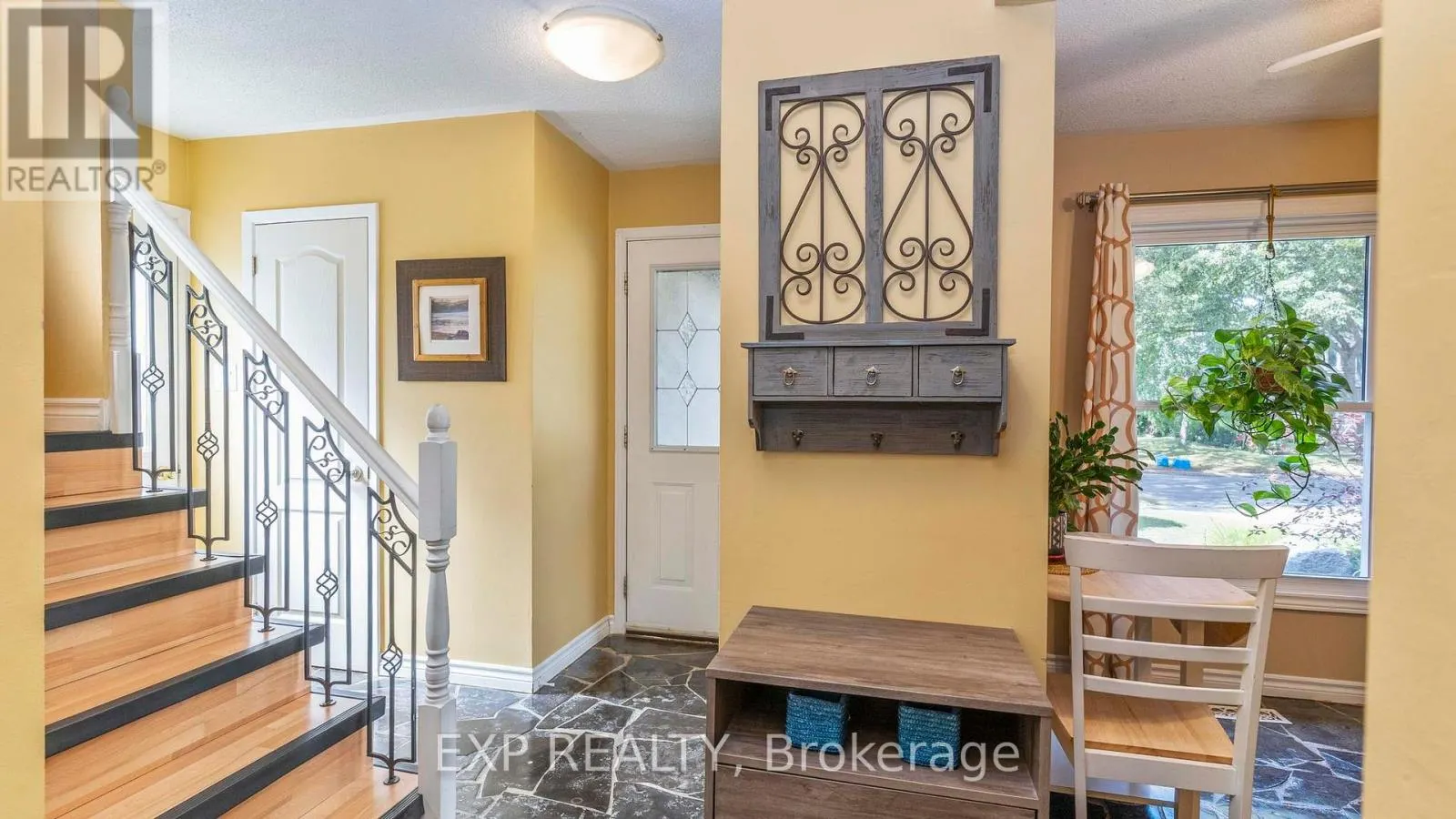 116 GLENROY CRESCENT