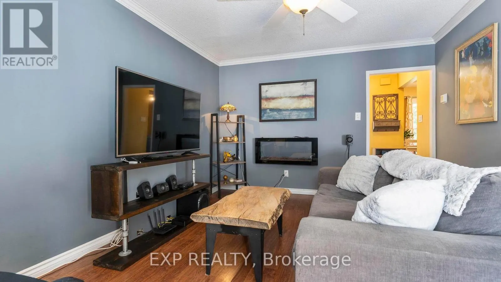 116 GLENROY CRESCENT