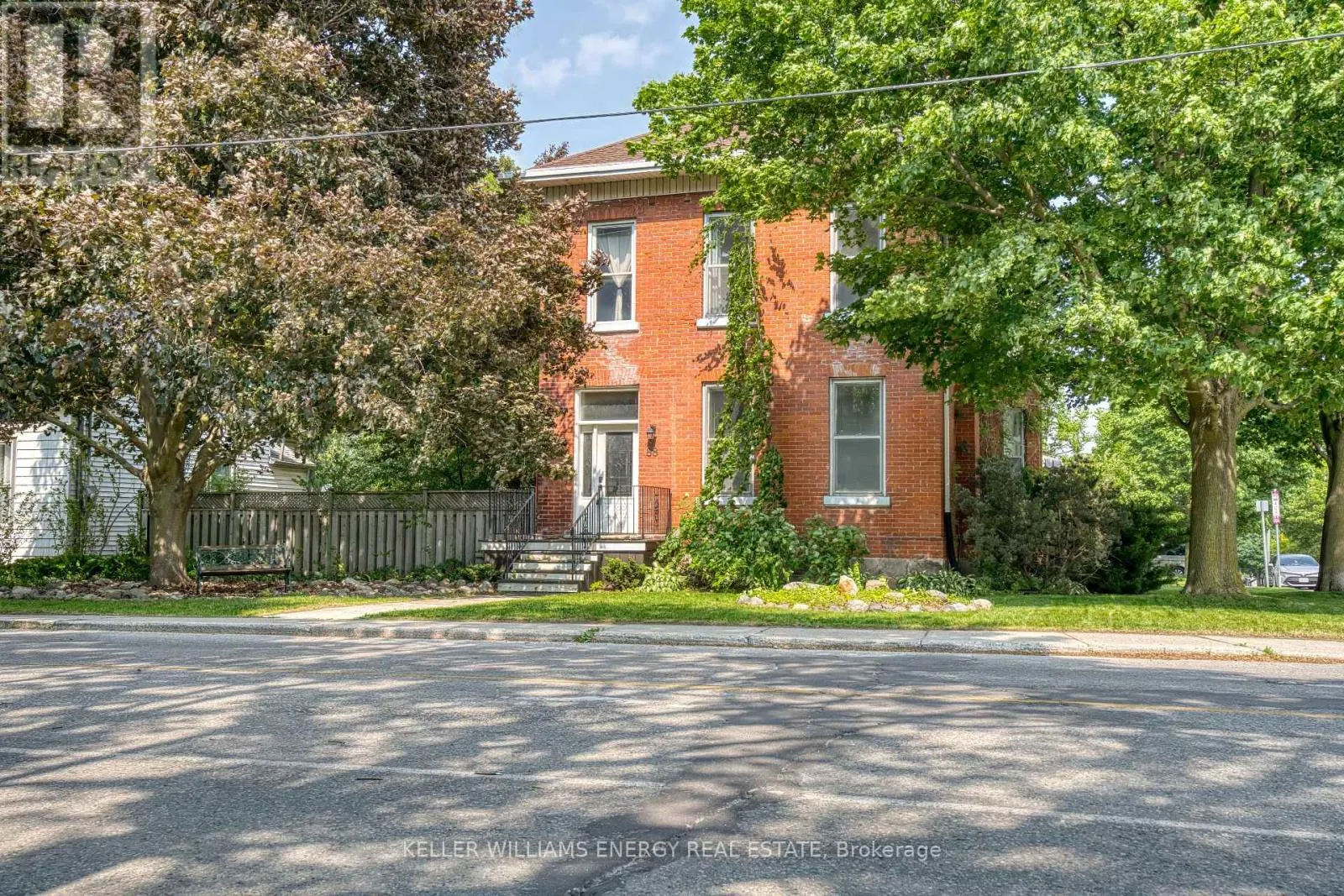 88 WELLINGTON STREET N
