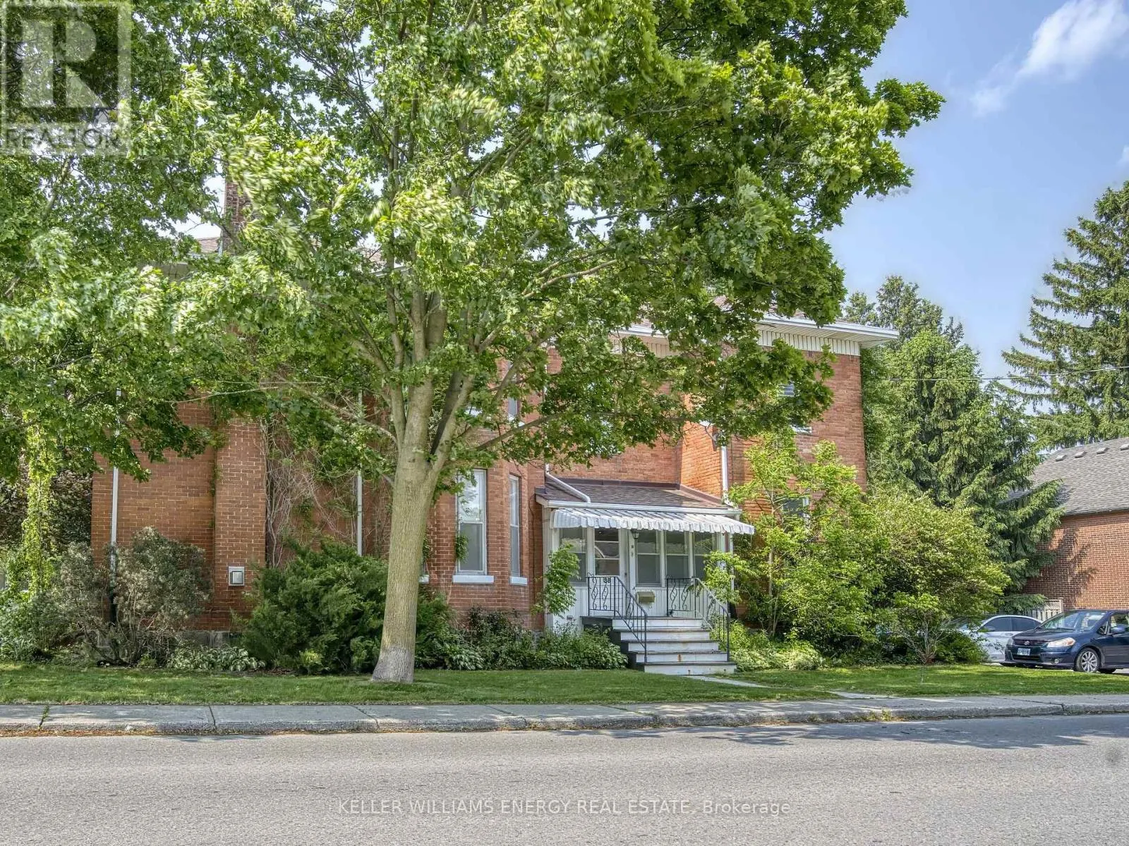 88 WELLINGTON STREET N