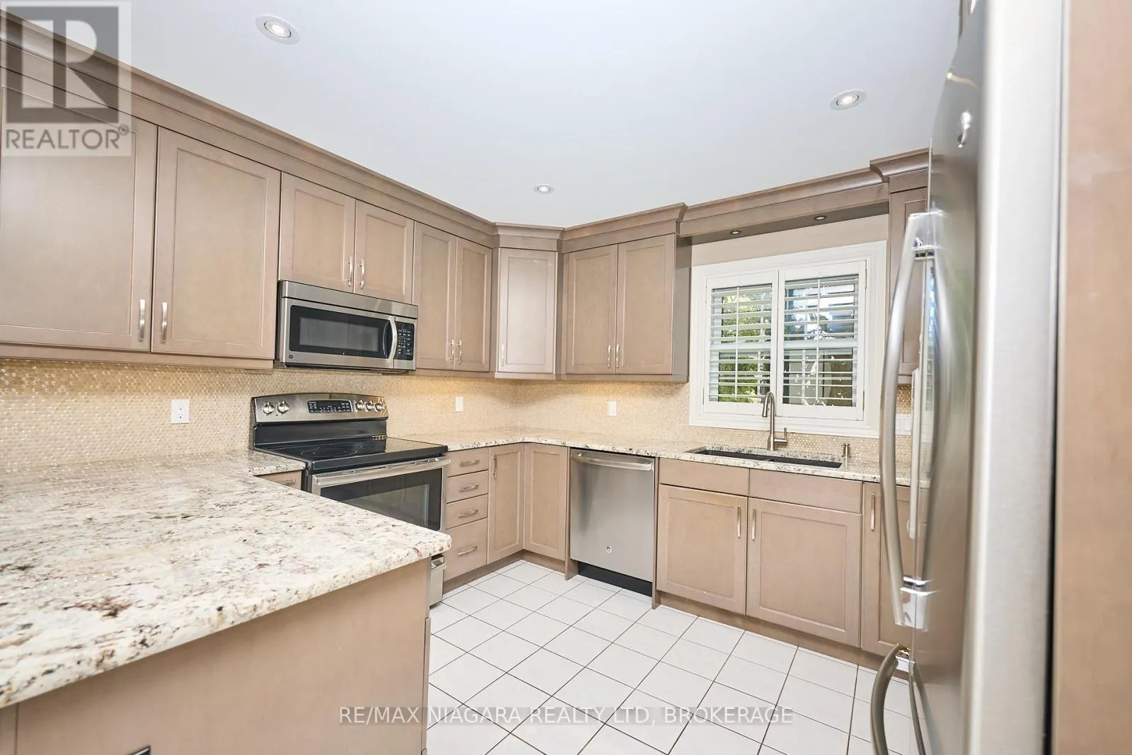1 BRECKENRIDGE BOULEVARD