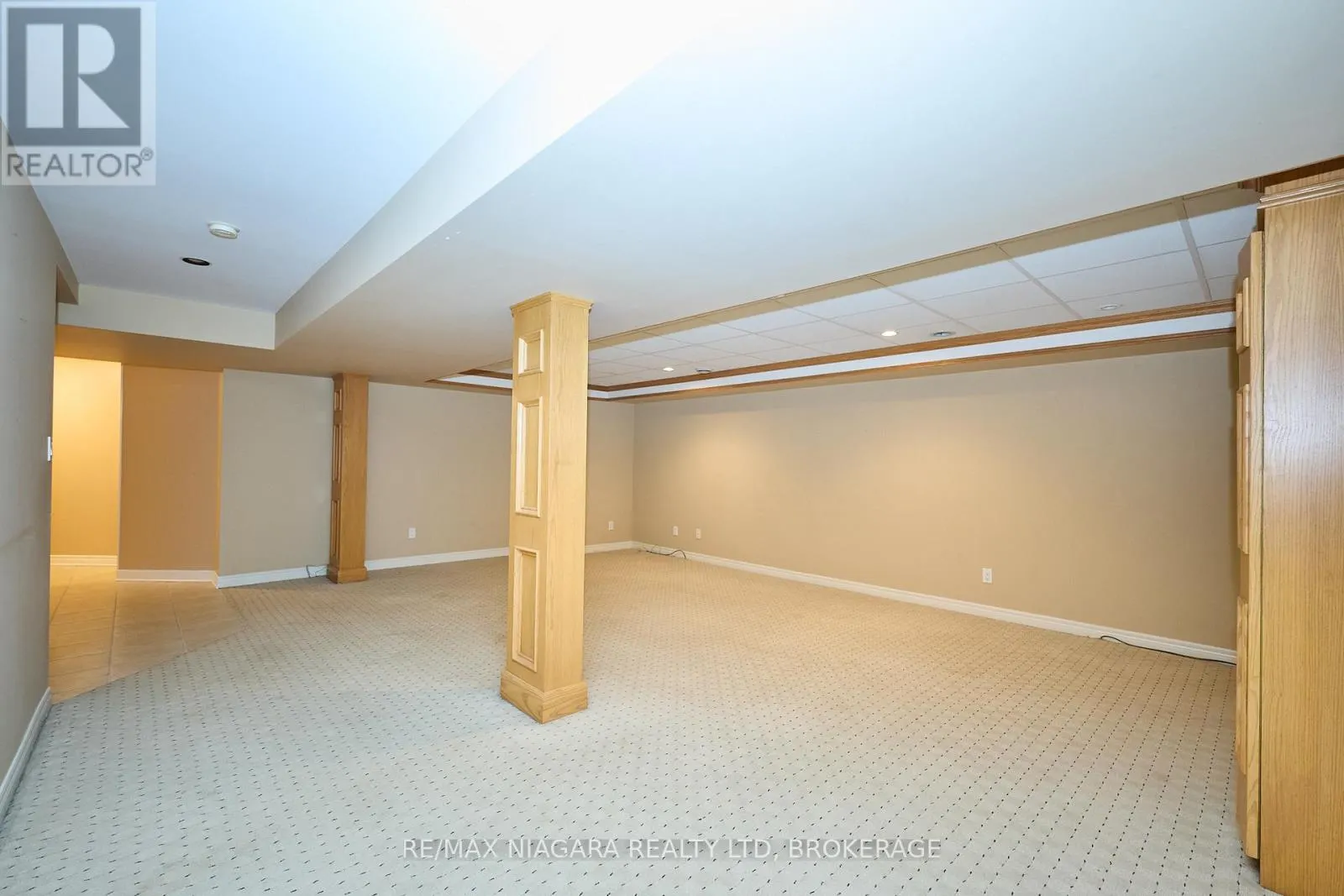1 BRECKENRIDGE BOULEVARD