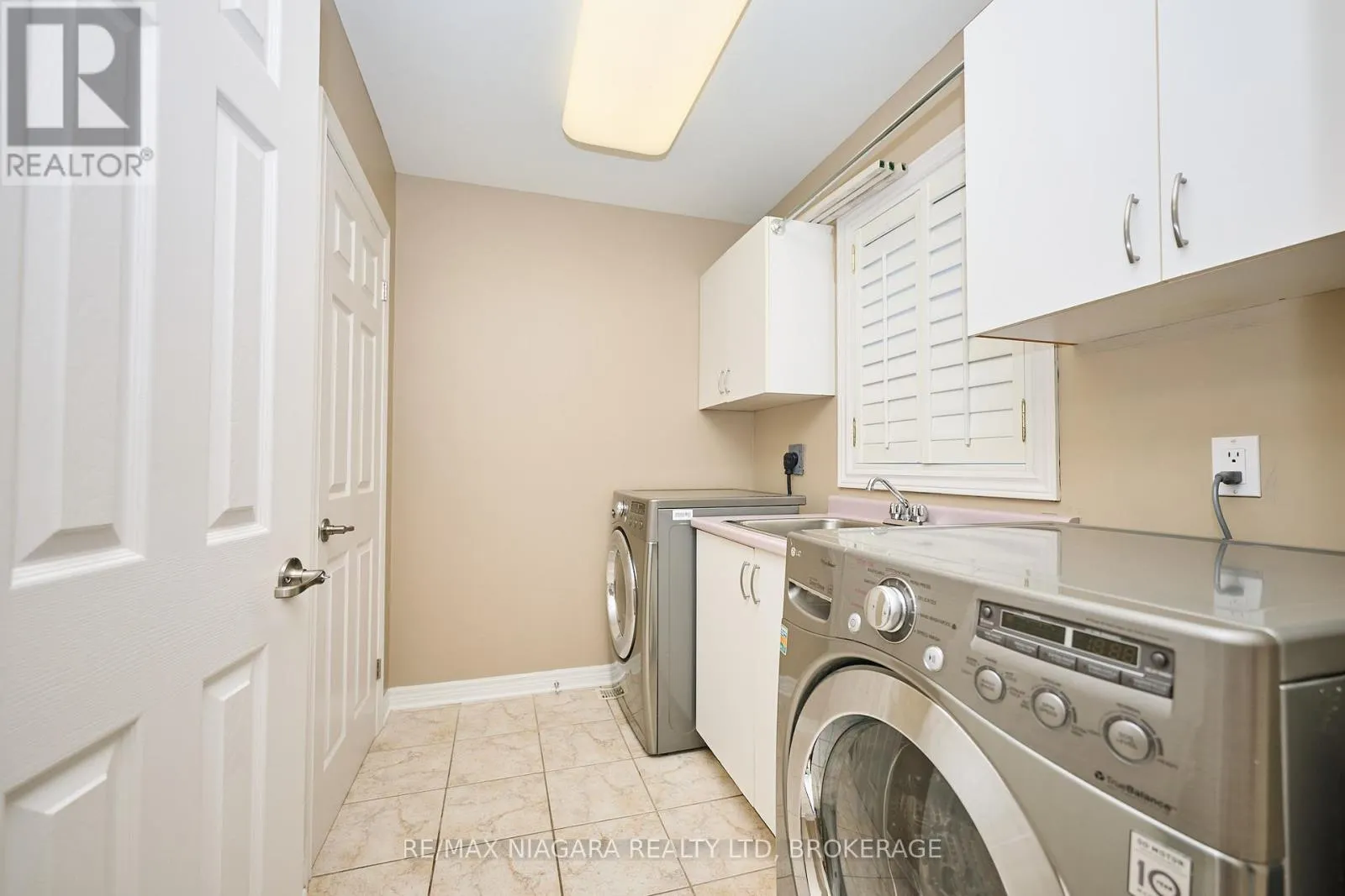 1 BRECKENRIDGE BOULEVARD