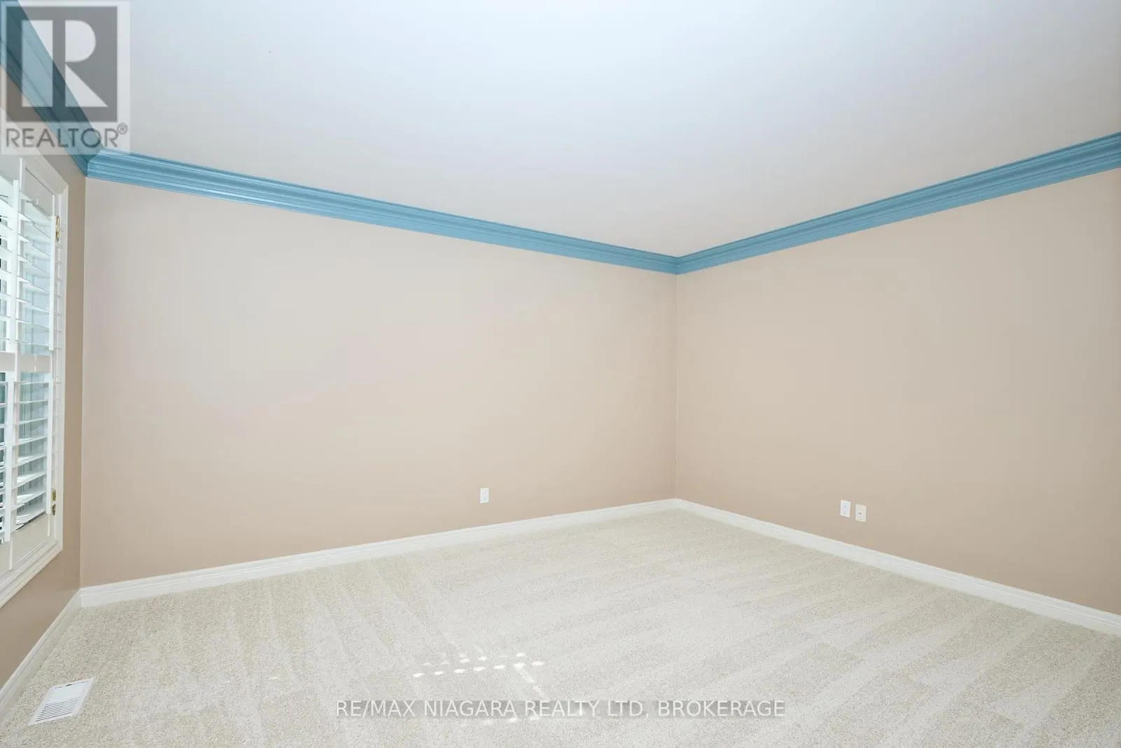 1 BRECKENRIDGE BOULEVARD