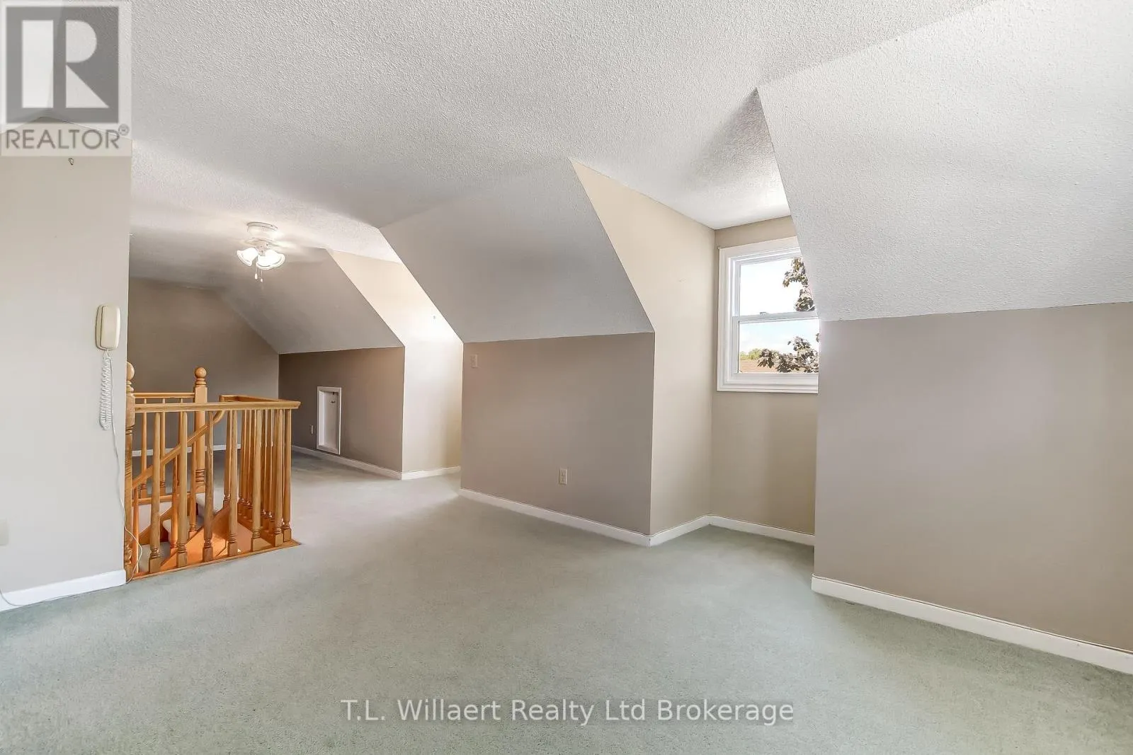 62 EDWIN CRESCENT
