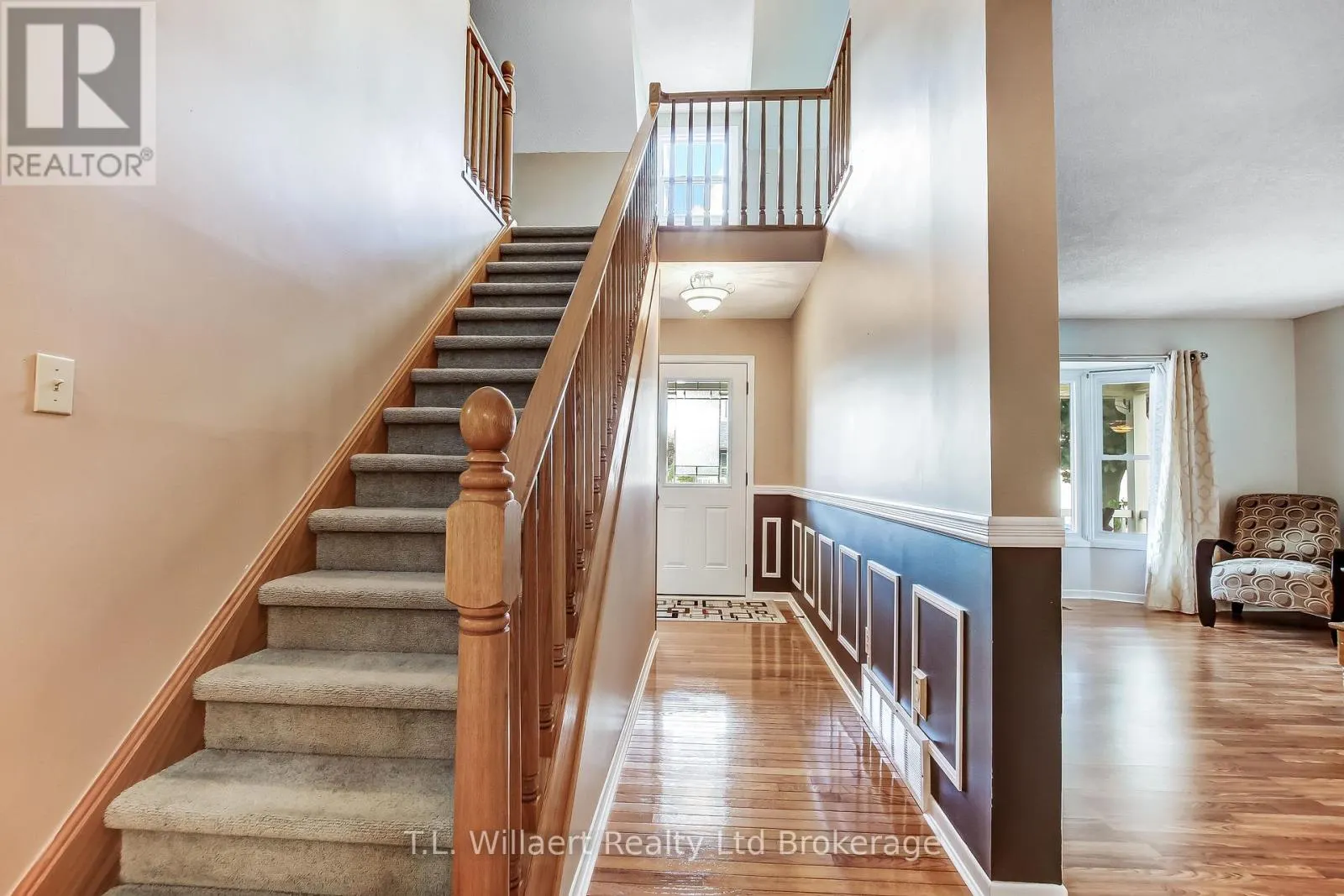 62 EDWIN CRESCENT