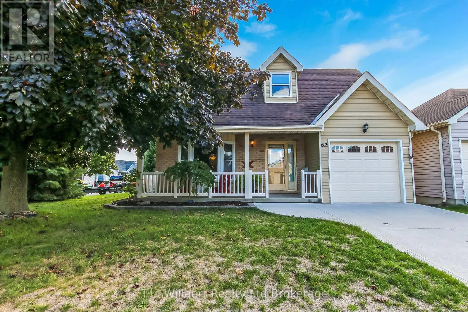 62 EDWIN CRESCENT