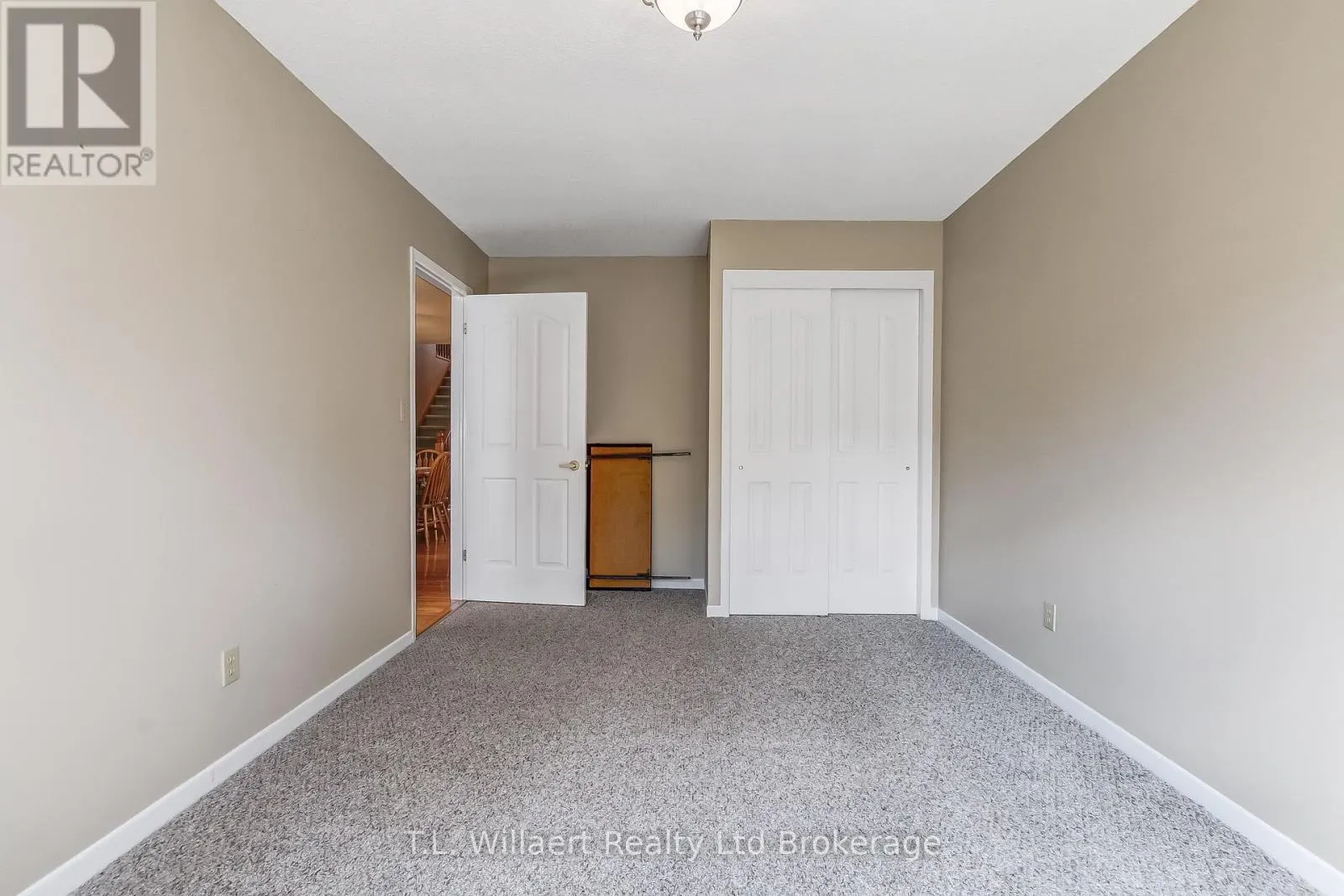 62 EDWIN CRESCENT