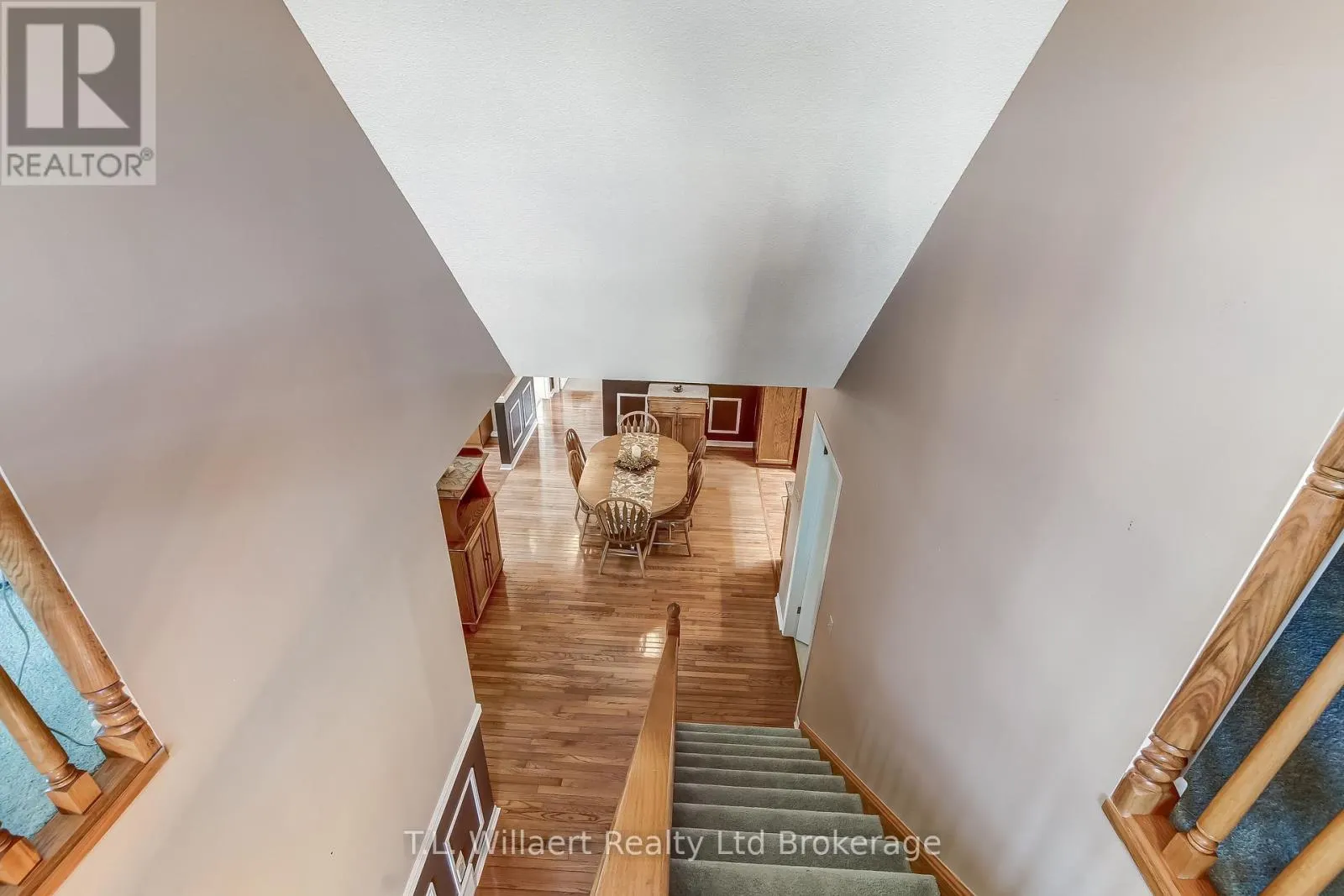 62 EDWIN CRESCENT
