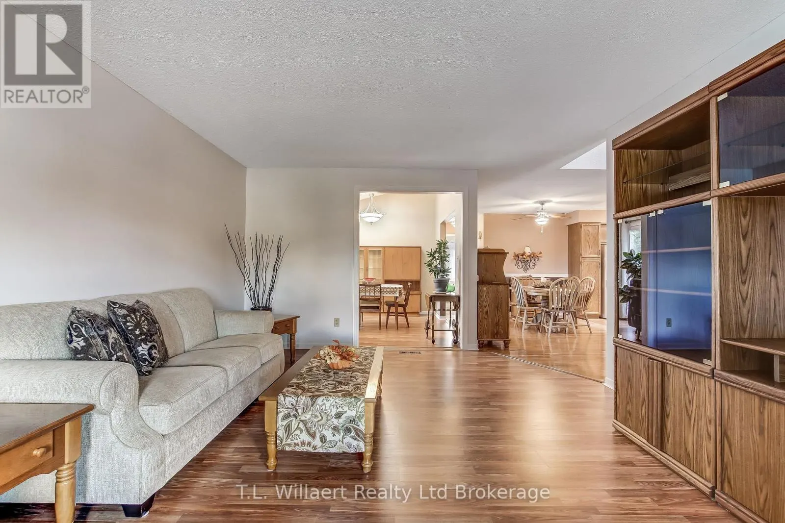 62 EDWIN CRESCENT