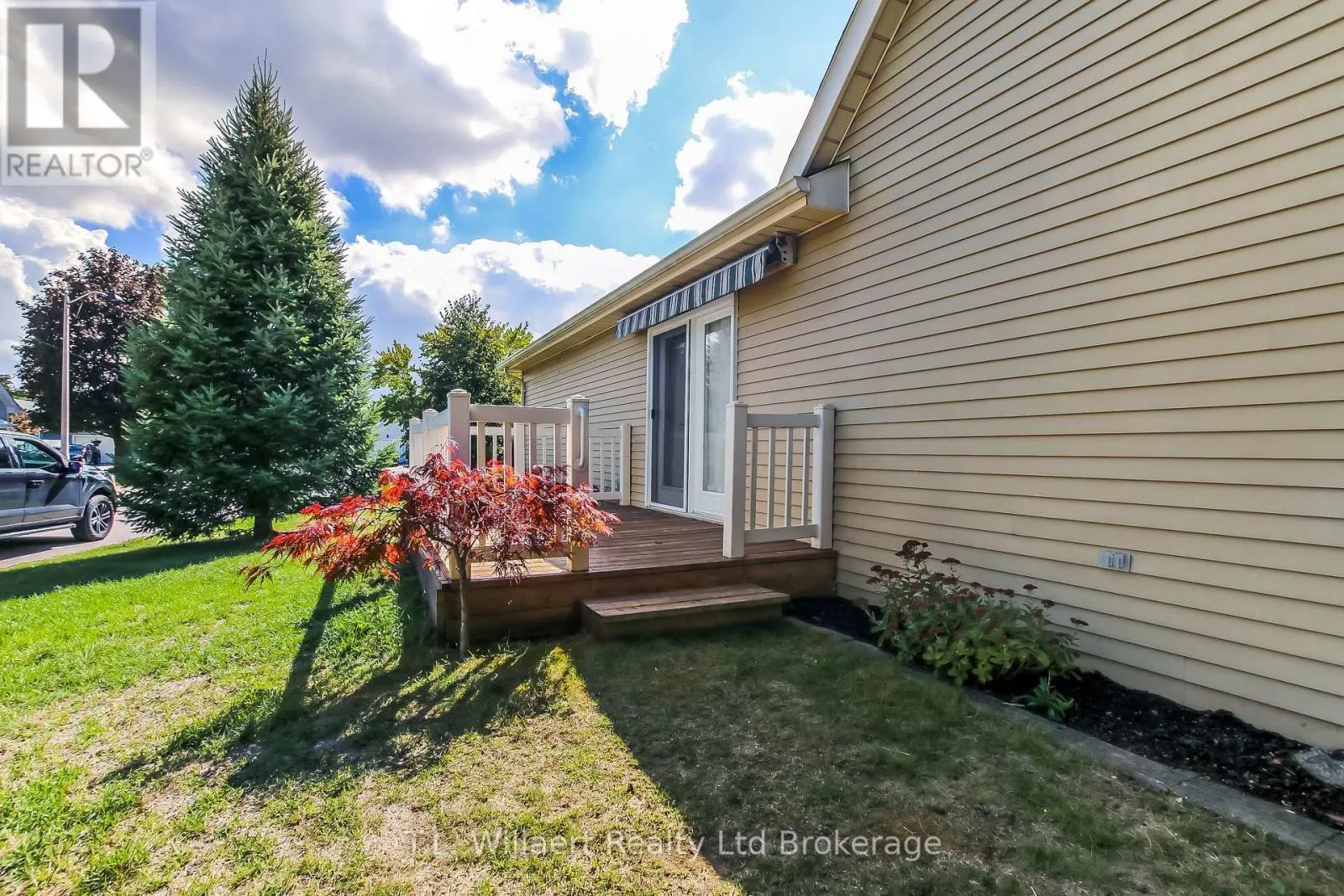 62 EDWIN CRESCENT