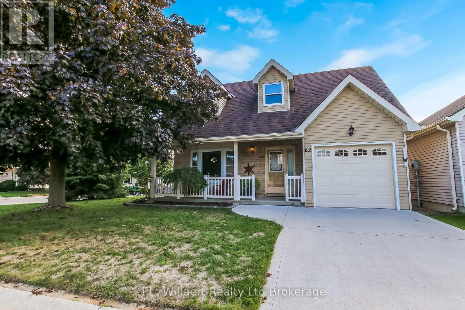 62 EDWIN CRESCENT
